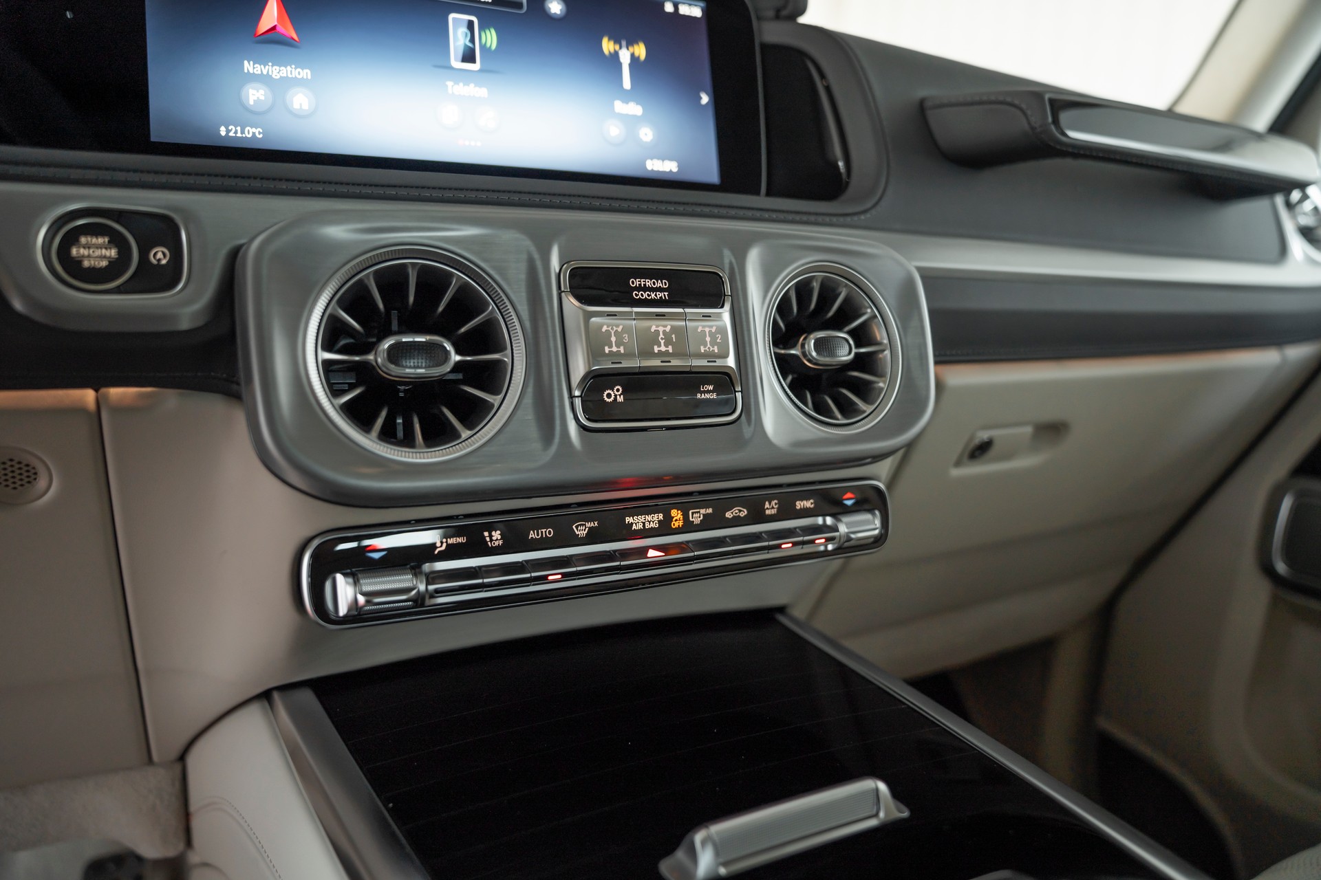 MERCEDES-BENZ G 450d 9G-Tronic-image-13