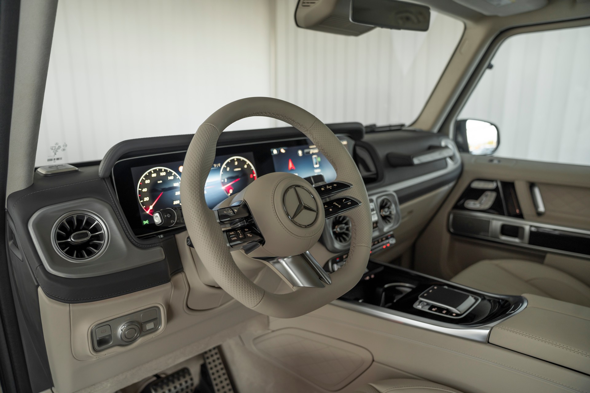 MERCEDES-BENZ G 450d 9G-Tronic-image-7