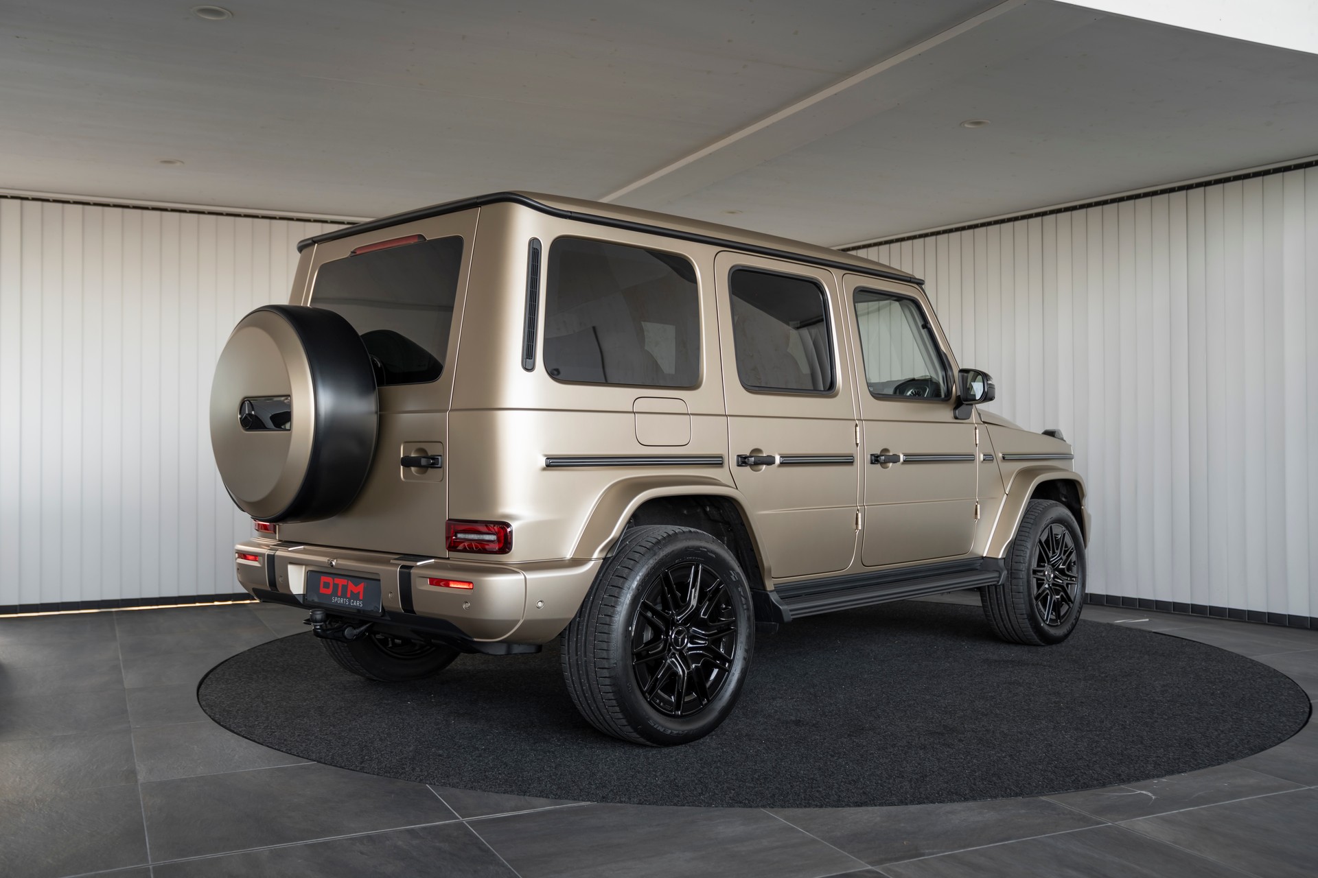 MERCEDES-BENZ G 450d 9G-Tronic-image-4