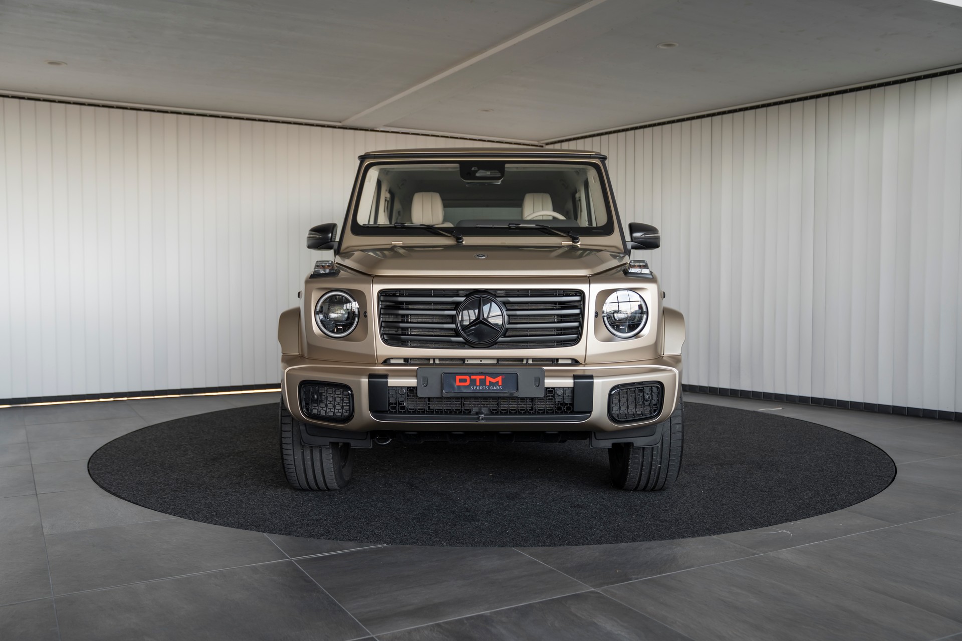 MERCEDES-BENZ G 450d 9G-Tronic-showroom-element-1