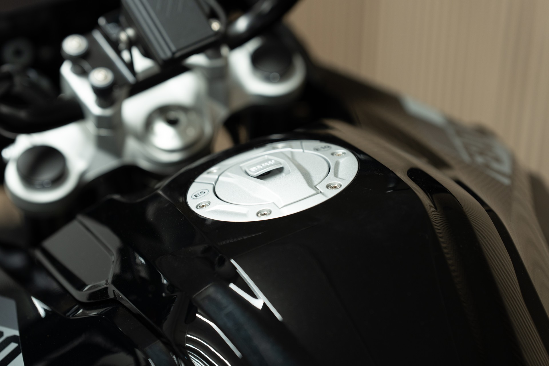 BMW F 800 GS mit Wilbers-Fahrwerk extratief-image-4