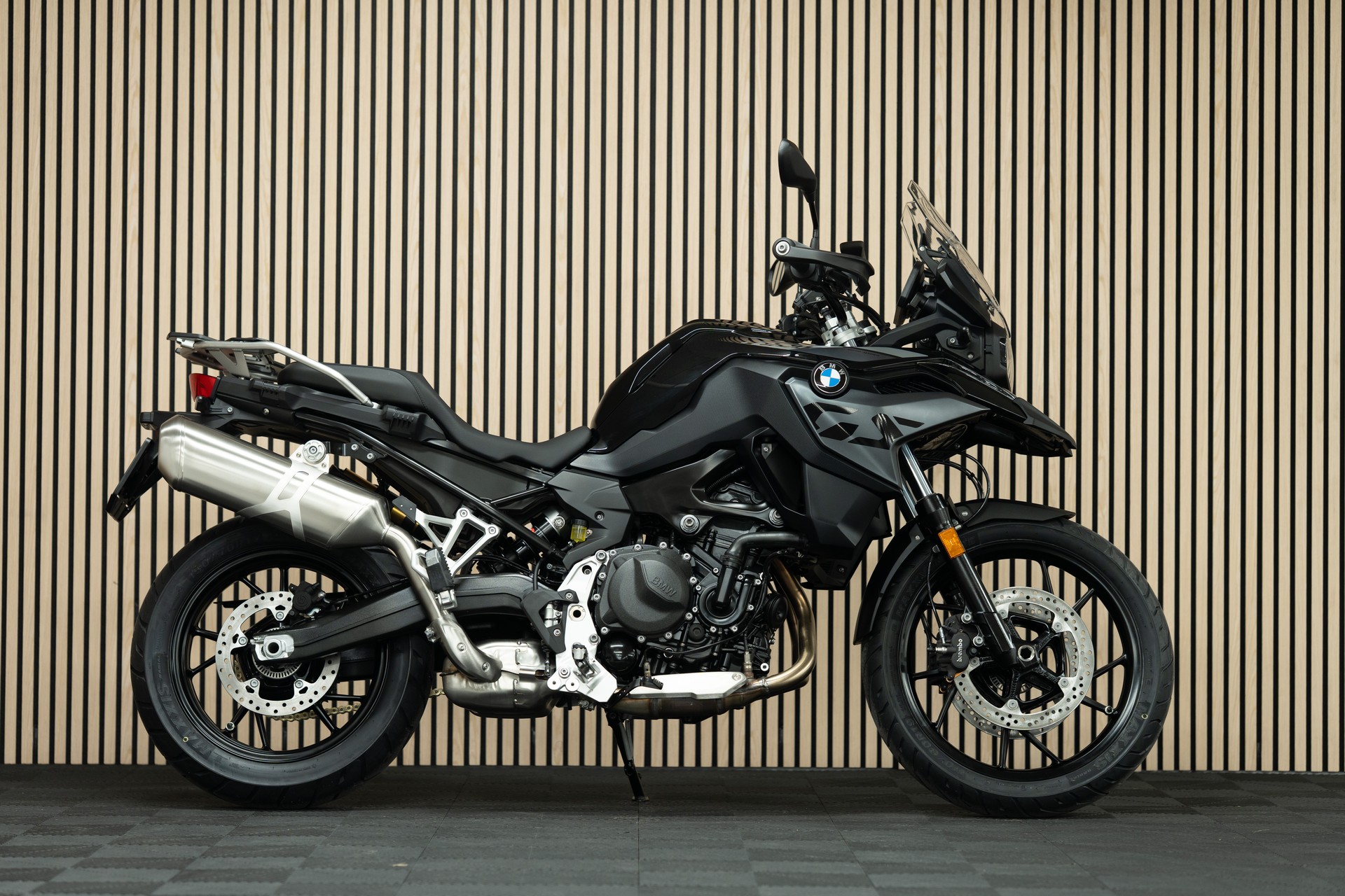 BMW F 800 GS mit Wilbers-Fahrwerk extratief
