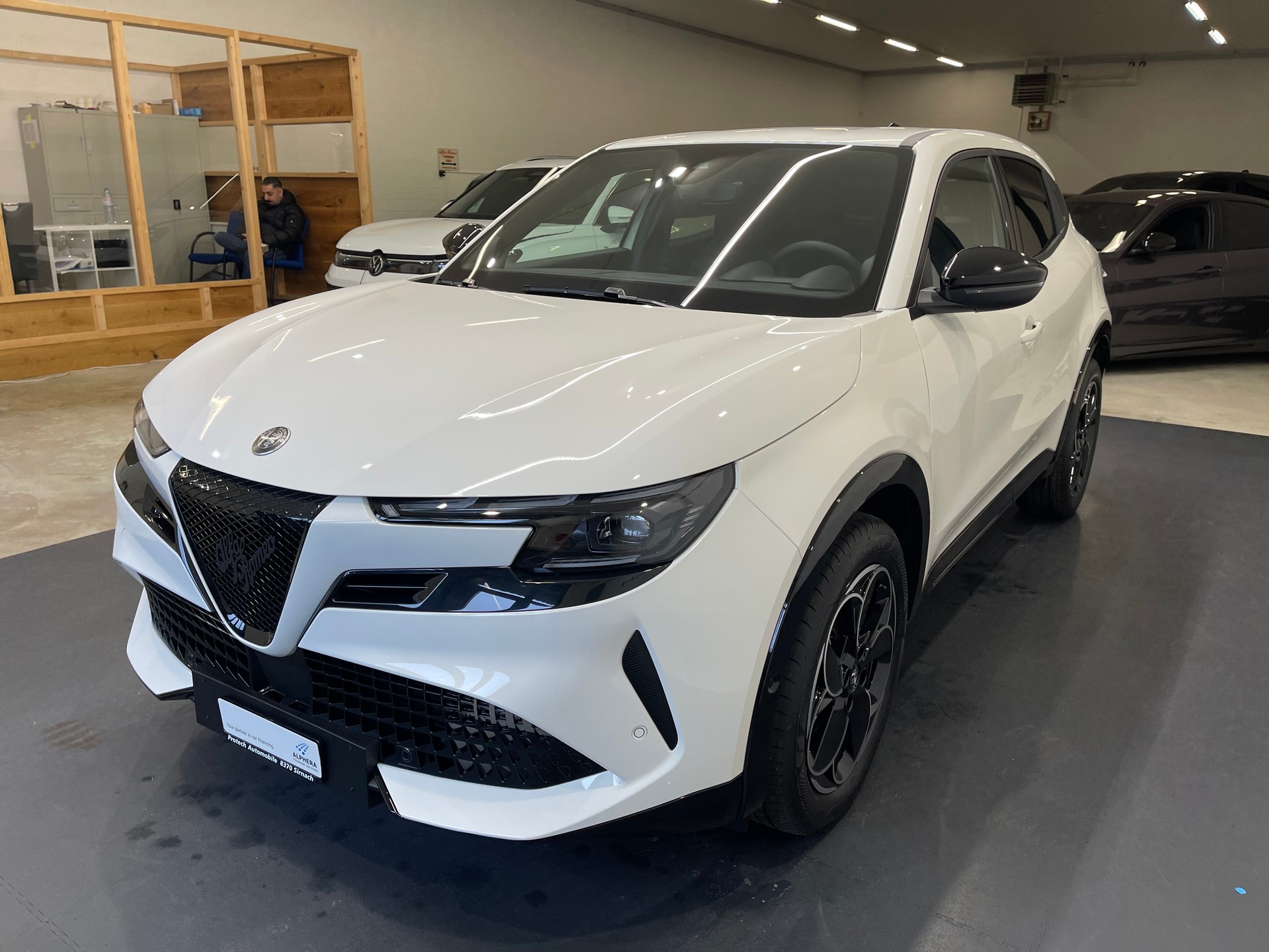ALFA ROMEO Junior 1.2 48V Hybrid Q4-showroom-element-3