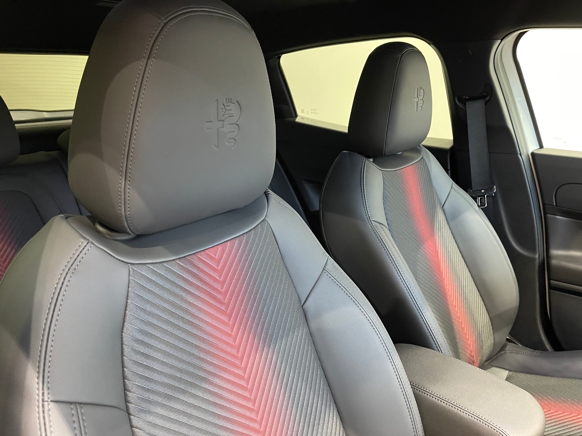 ALFA ROMEO Junior 1.2 48V Hybrid Q4-image-13