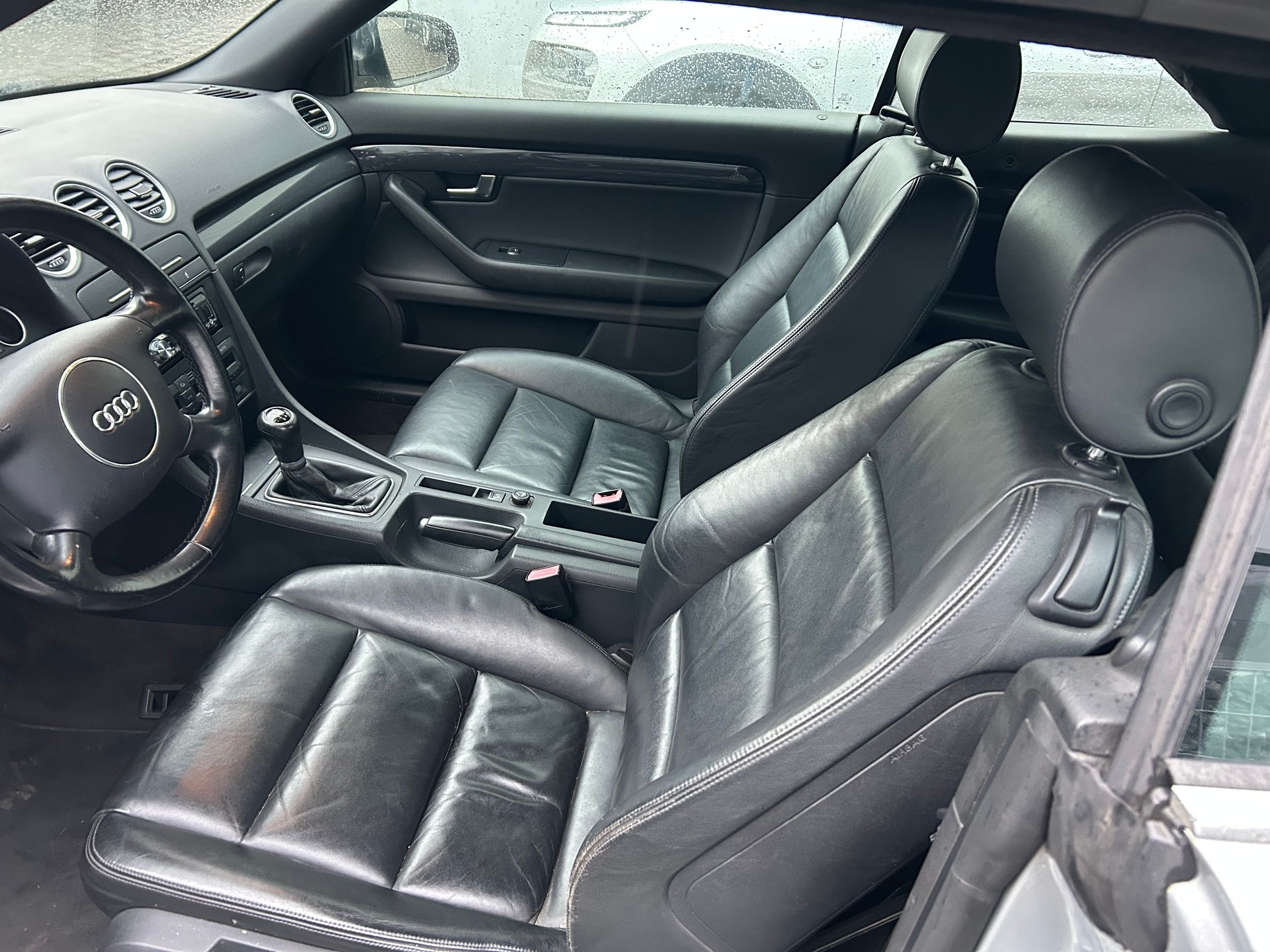 AUDI A4 Cabriolet 1.8 Turbo-image-11
