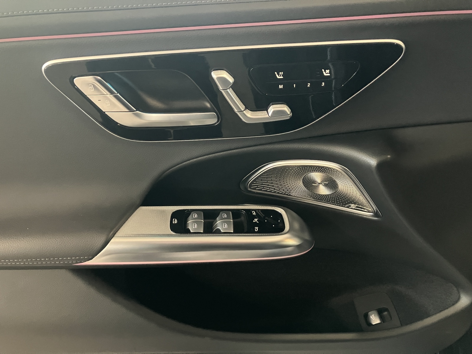 MERCEDES-BENZ E 200 AMG Line 4MATIC Kombi-image-9