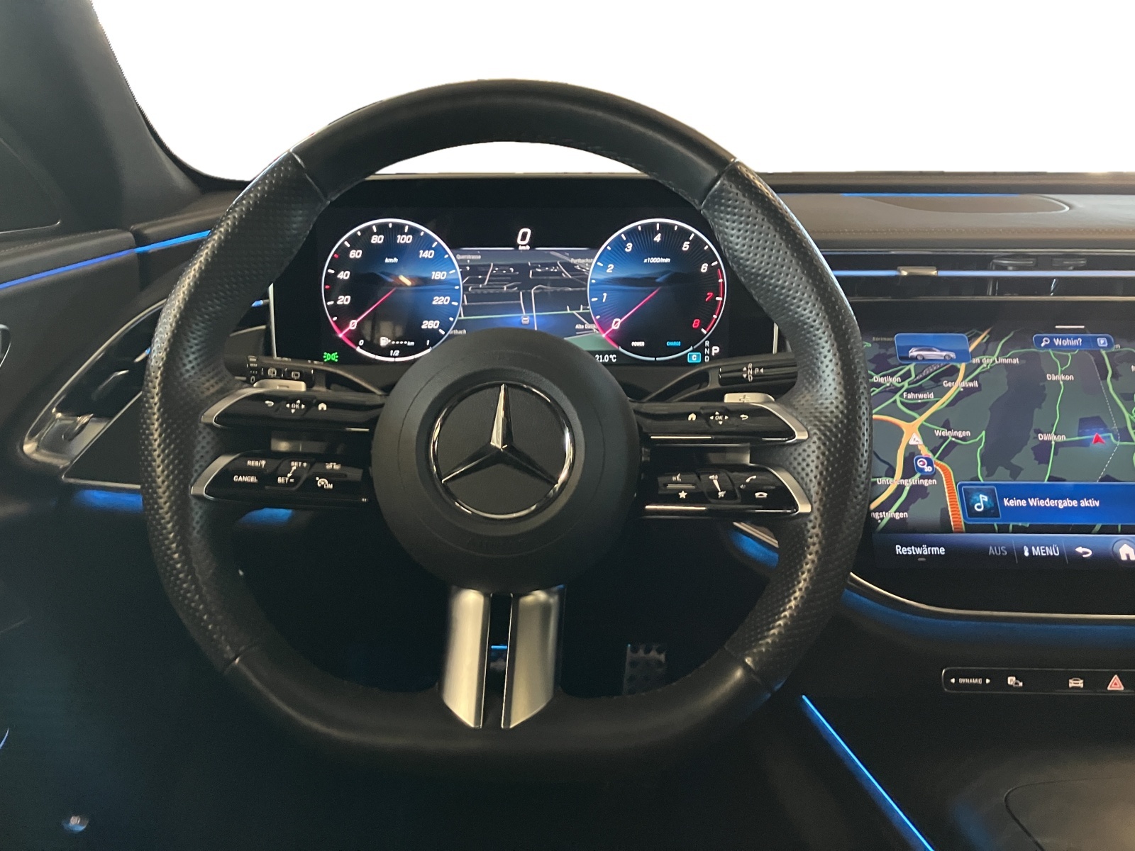 MERCEDES-BENZ E 200 AMG Line 4MATIC Kombi-image-11