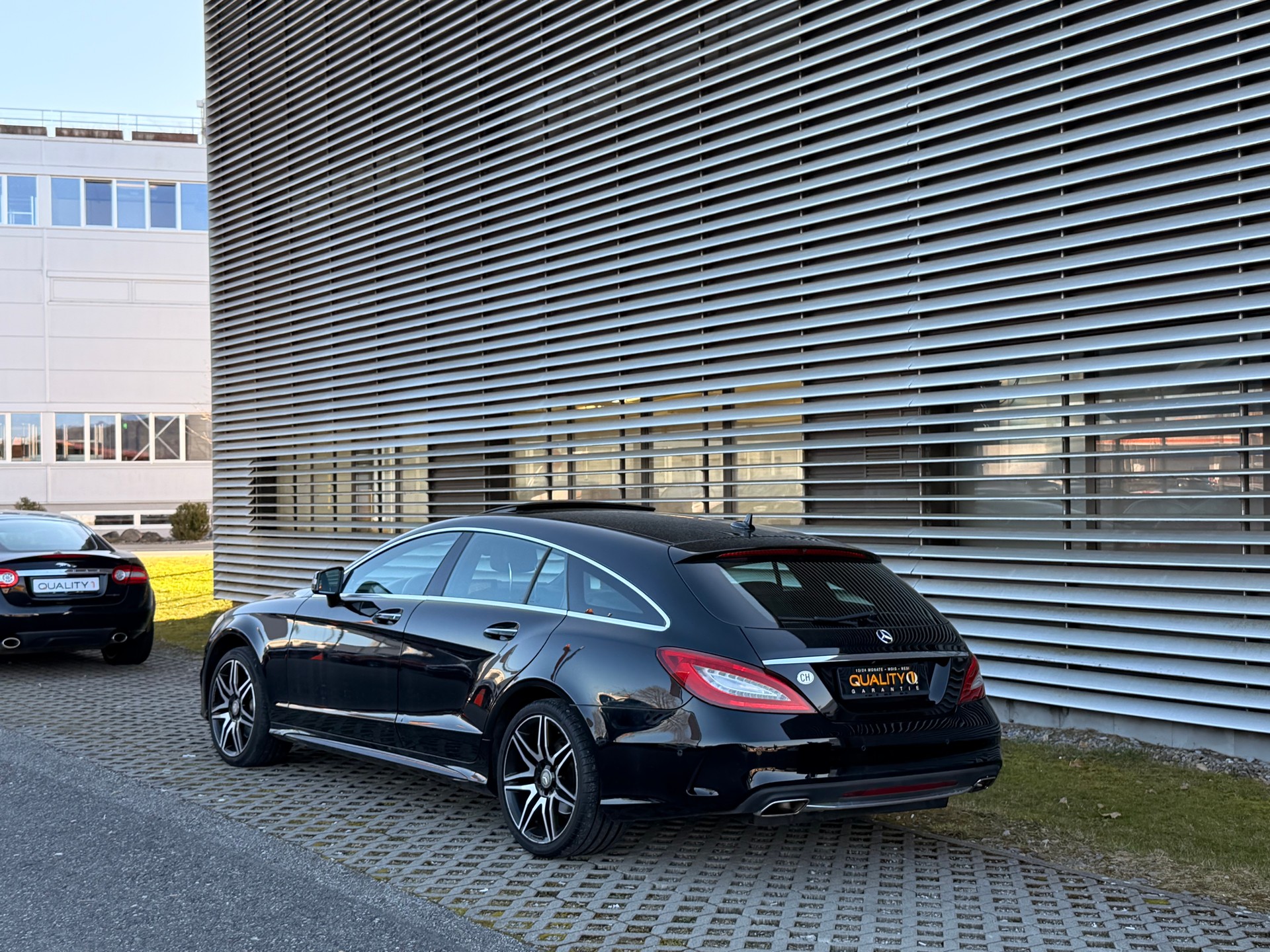 MERCEDES-BENZ CLS Shooting Brake 400 4Matic 7G-Tronic AMG- Line-showroom-element-2