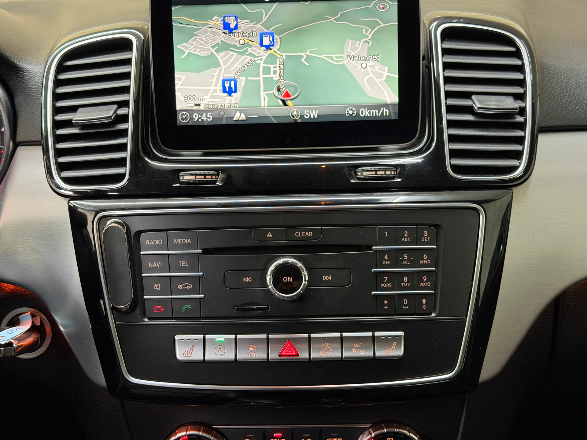 MERCEDES-BENZ GLE 250 d Executive 4Matic 9G-Tronic-image-10