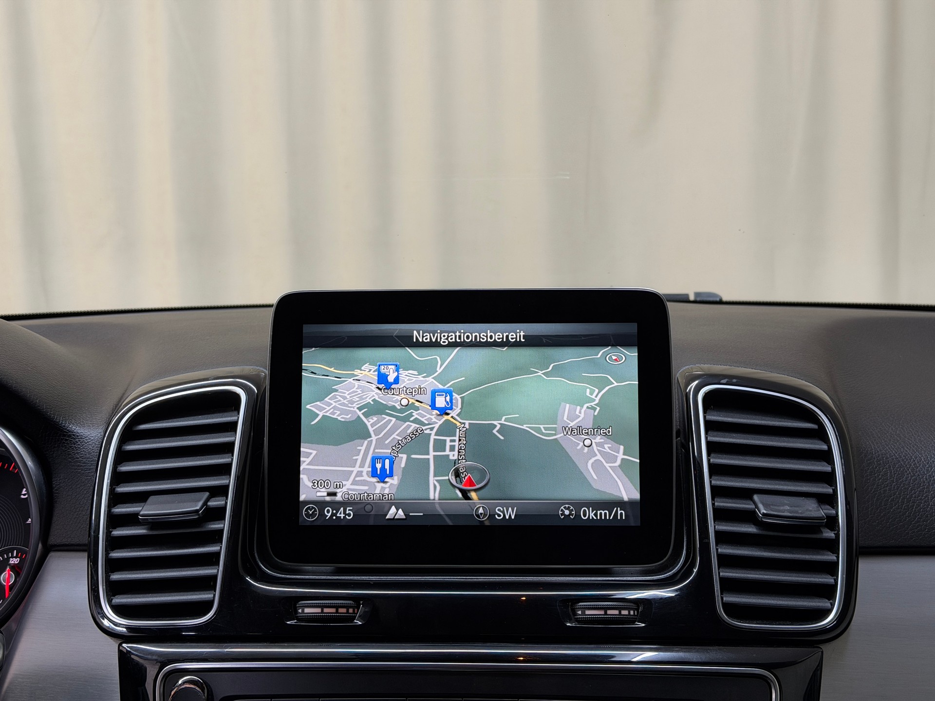MERCEDES-BENZ GLE 250 d Executive 4Matic 9G-Tronic-image-9