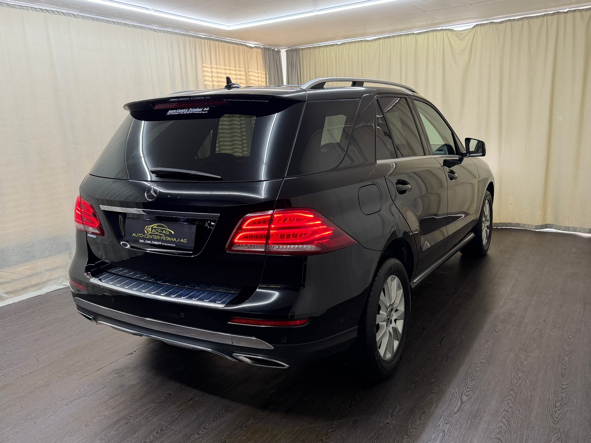 MERCEDES-BENZ GLE 250 d Executive 4Matic 9G-Tronic-showroom-element-3