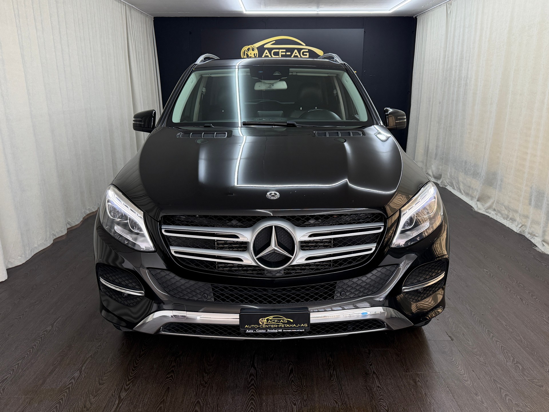 MERCEDES-BENZ GLE 250 d Executive 4Matic 9G-Tronic-showroom-element-1