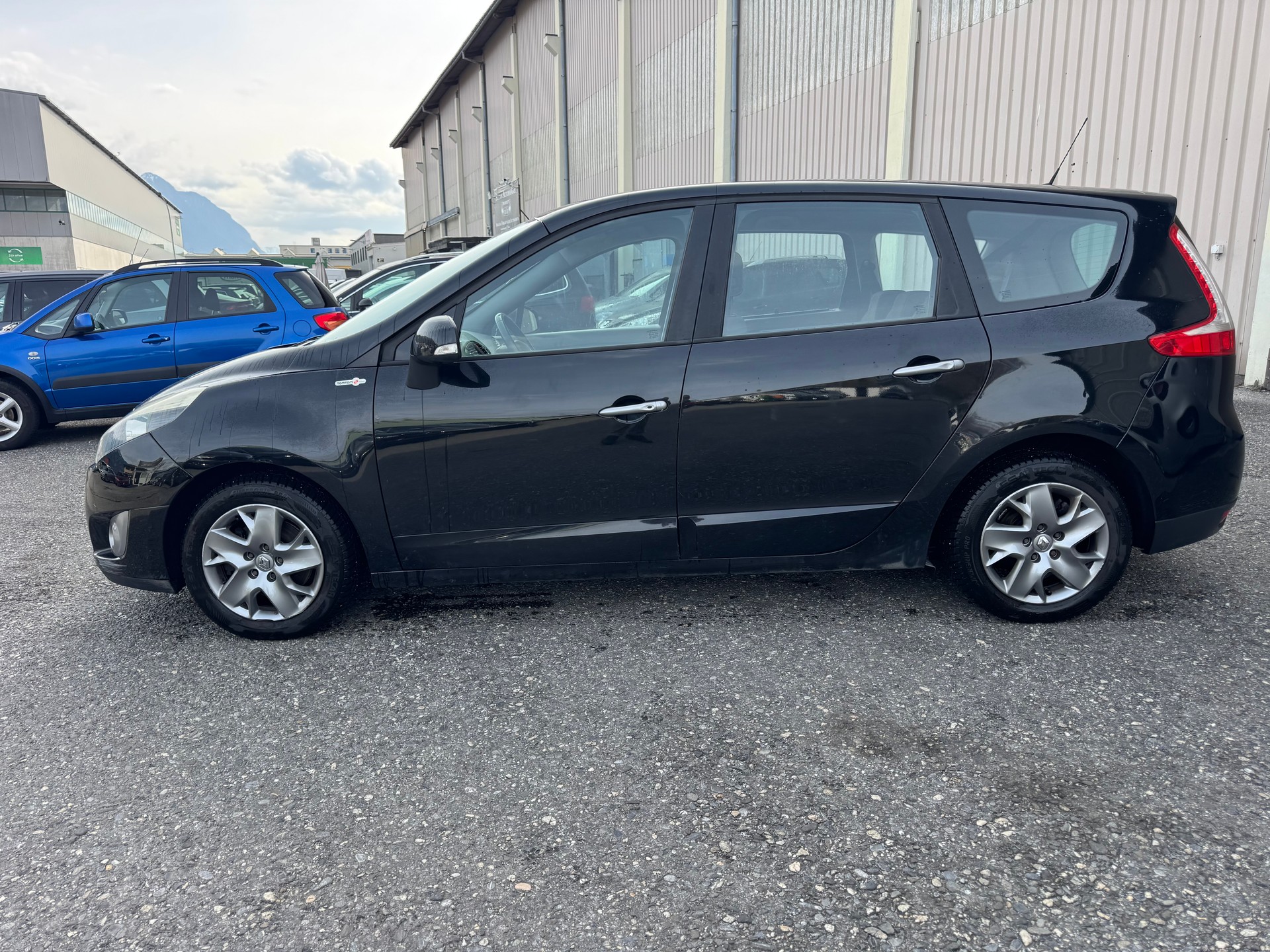 RENAULT Grand Scénic 1.9 dCi Dynamique-image-2