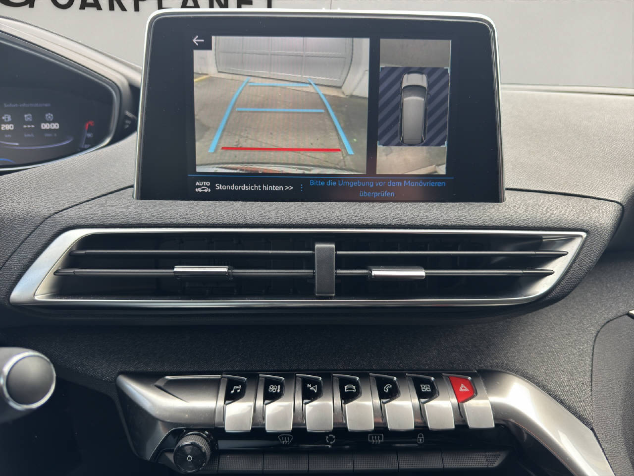 PEUGEOT 5008 1.2 PureTech Allure-image-10