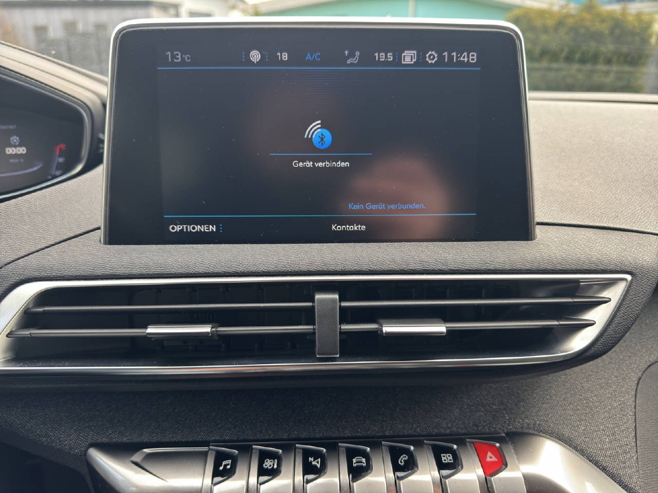 PEUGEOT 5008 1.2 PureTech Allure-image-14