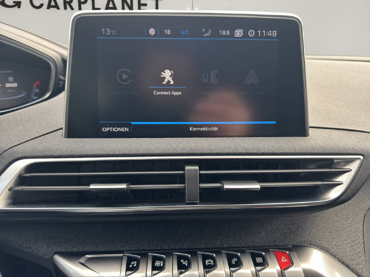 PEUGEOT 5008 1.2 PureTech Allure-image-13