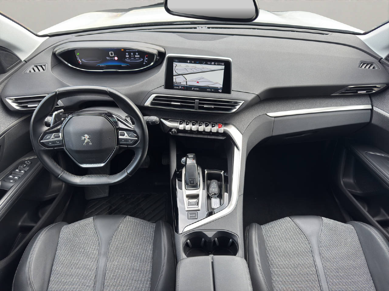 PEUGEOT 5008 1.2 PureTech Allure-image-6