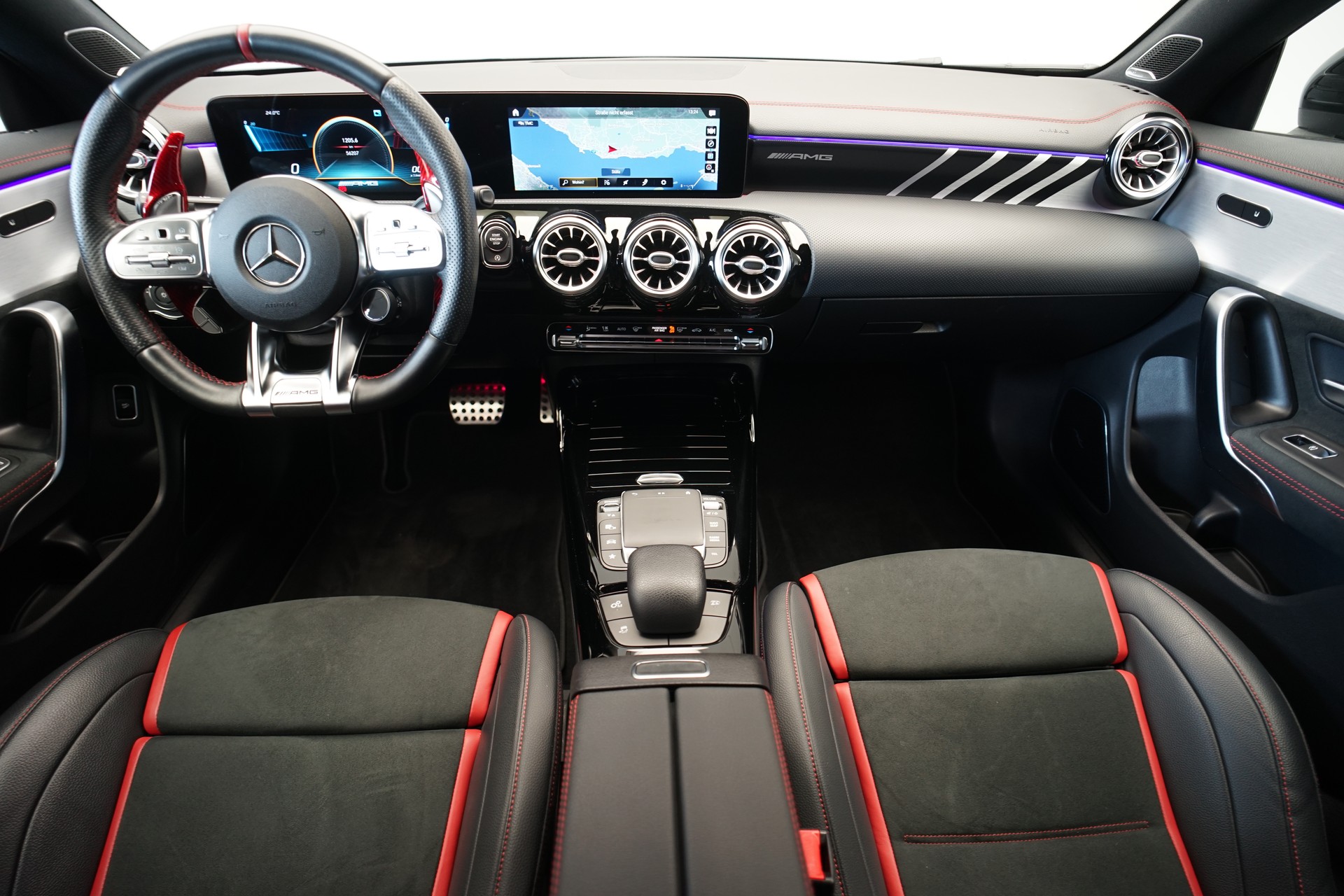 MERCEDES-BENZ CLA 45 S AMG 4Matic+ 8G-DCT *CH-Fahrzeug* *Performance Sitze*-image-17