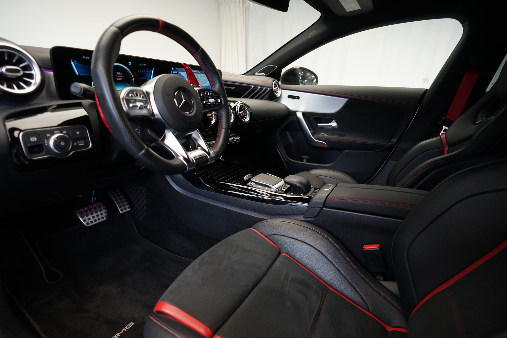 MERCEDES-BENZ CLA 45 S AMG 4Matic+ 8G-DCT *CH-Fahrzeug* *Performance Sitze*-image-18