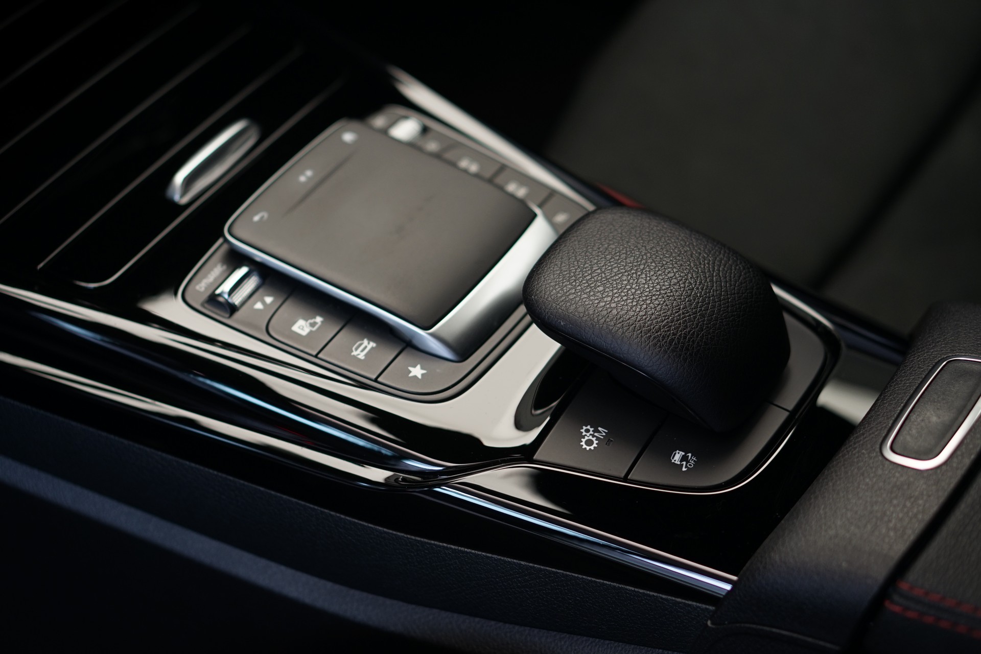 MERCEDES-BENZ CLA 45 S AMG 4Matic+ 8G-DCT *CH-Fahrzeug* *Performance Sitze*-image-34
