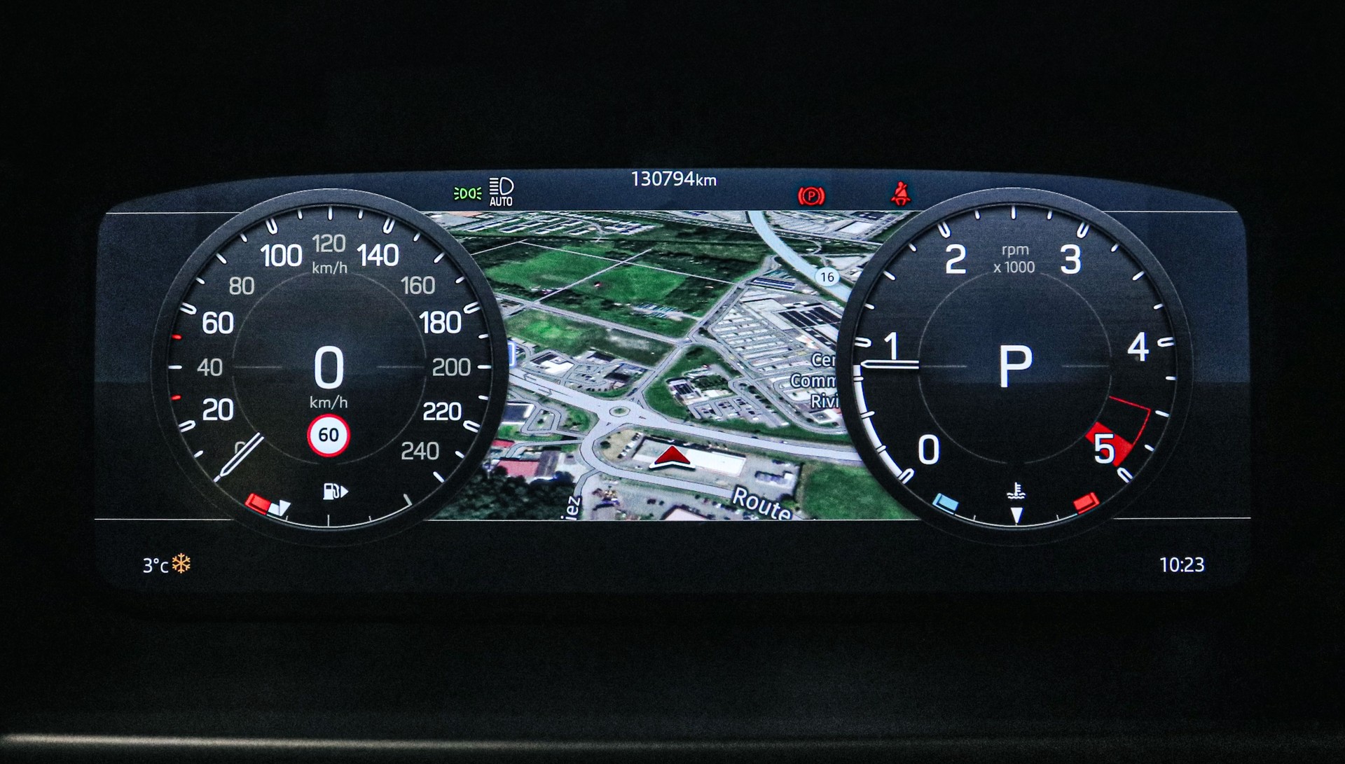 LAND ROVER Defender 90 3.0D I6 X-Dynamic AT8 (22' RAD. / 11.4' SCREEN)-image-15