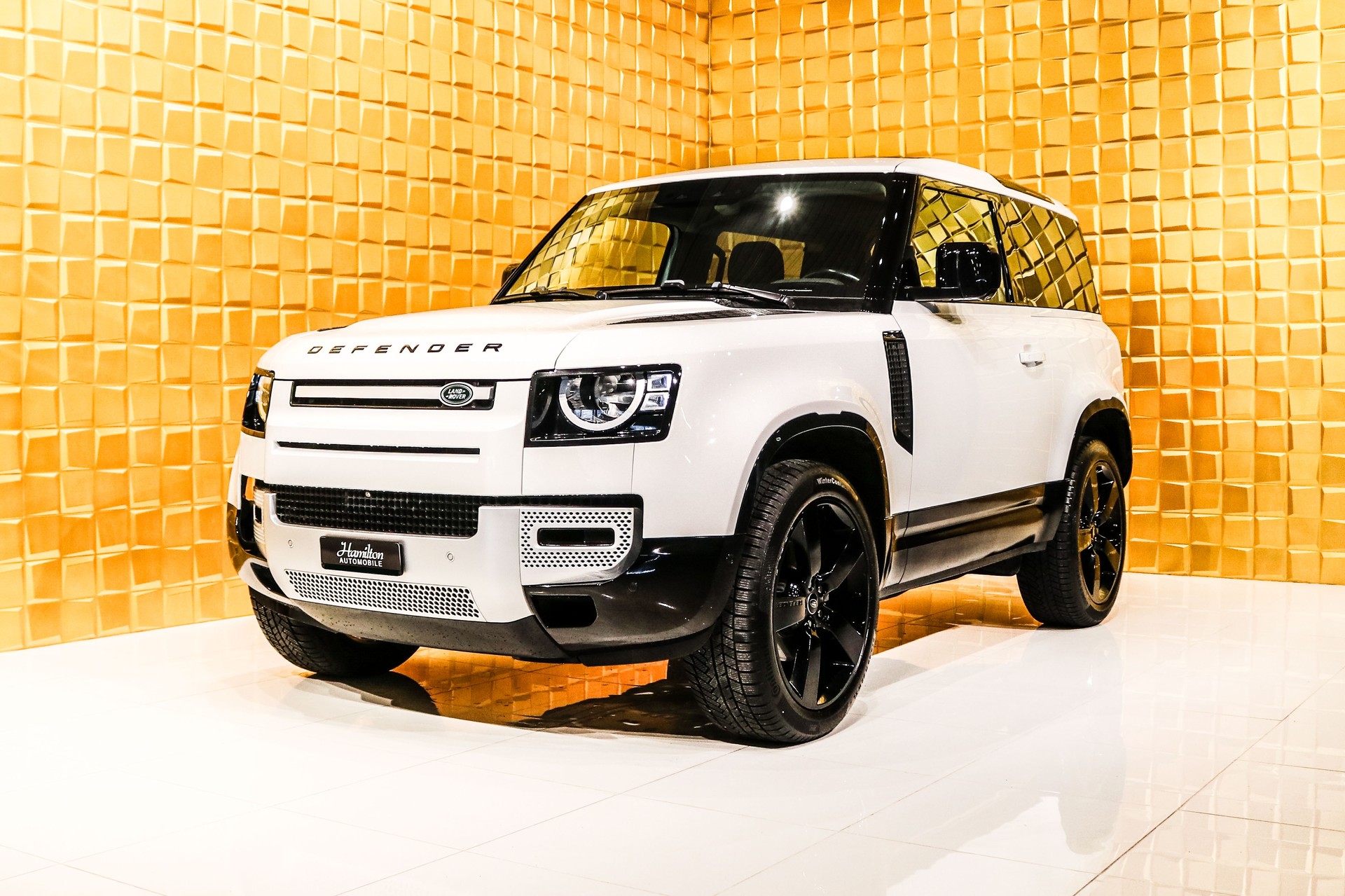 LAND ROVER Defender 90 3.0D I6 X-Dynamic AT8 (22' RAD. / 11.4' SCREEN)-showroom-element-3