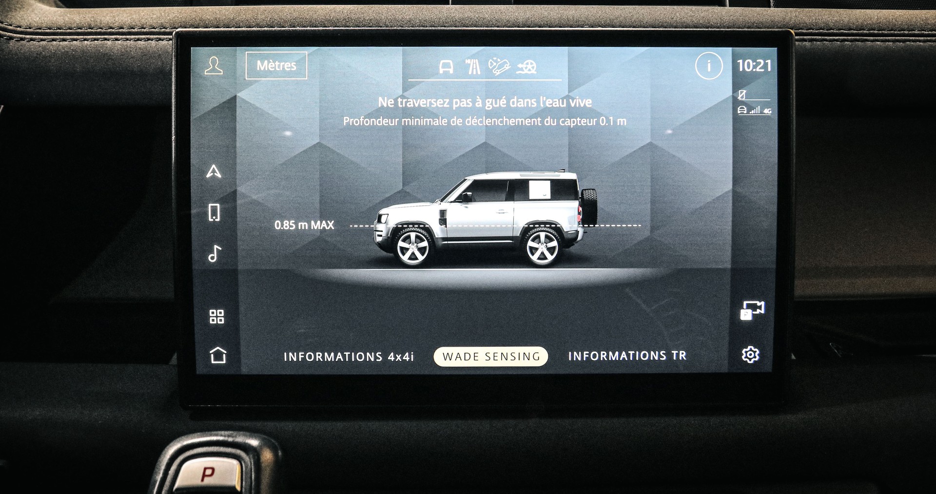 LAND ROVER Defender 90 3.0D I6 X-Dynamic AT8 (22' RAD. / 11.4' SCREEN)-image-21