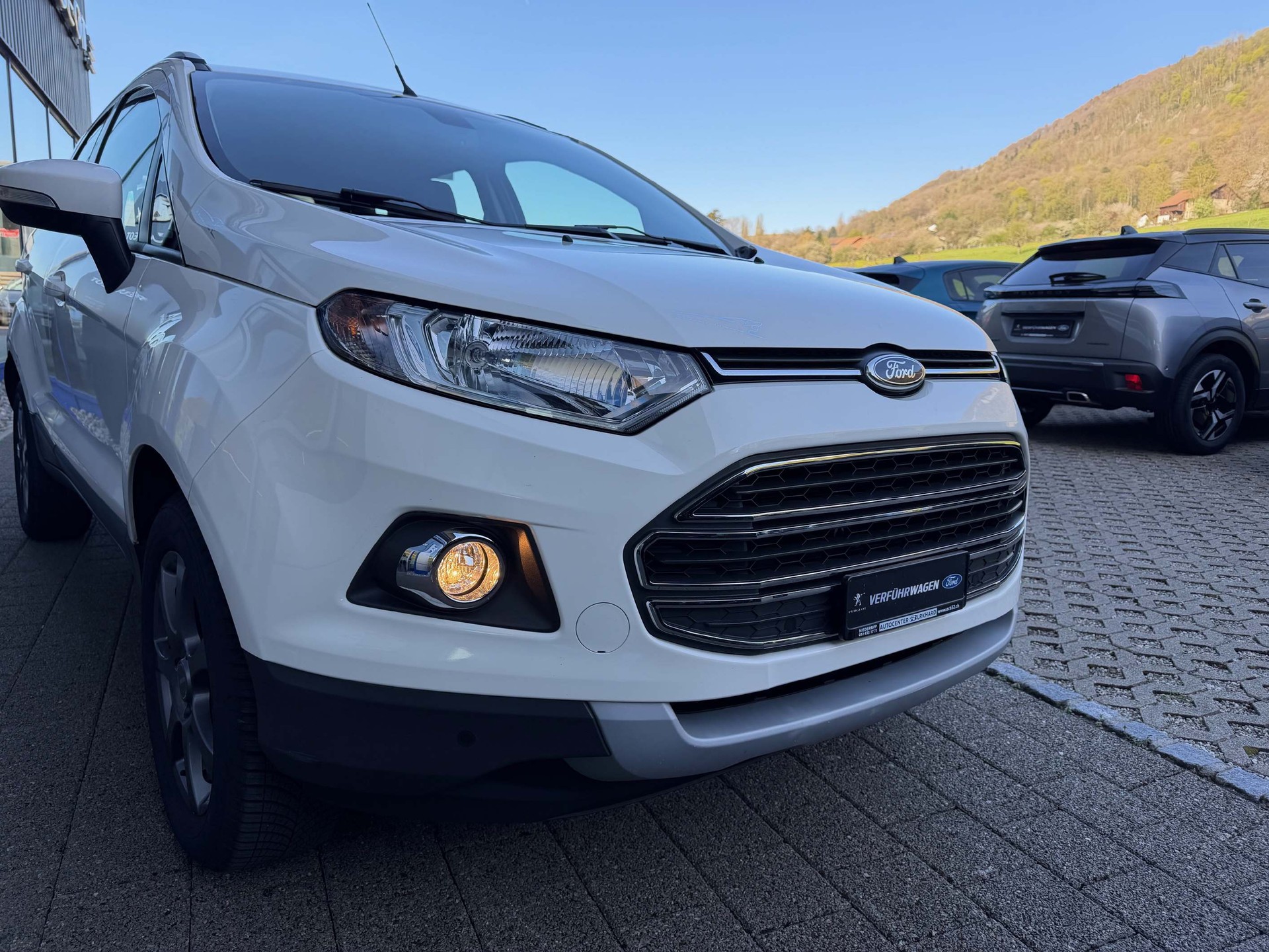 FORD EcoSport 1.5 Titanium, ab Service und MFK vom FORD-Spezialisten-showroom-element-2