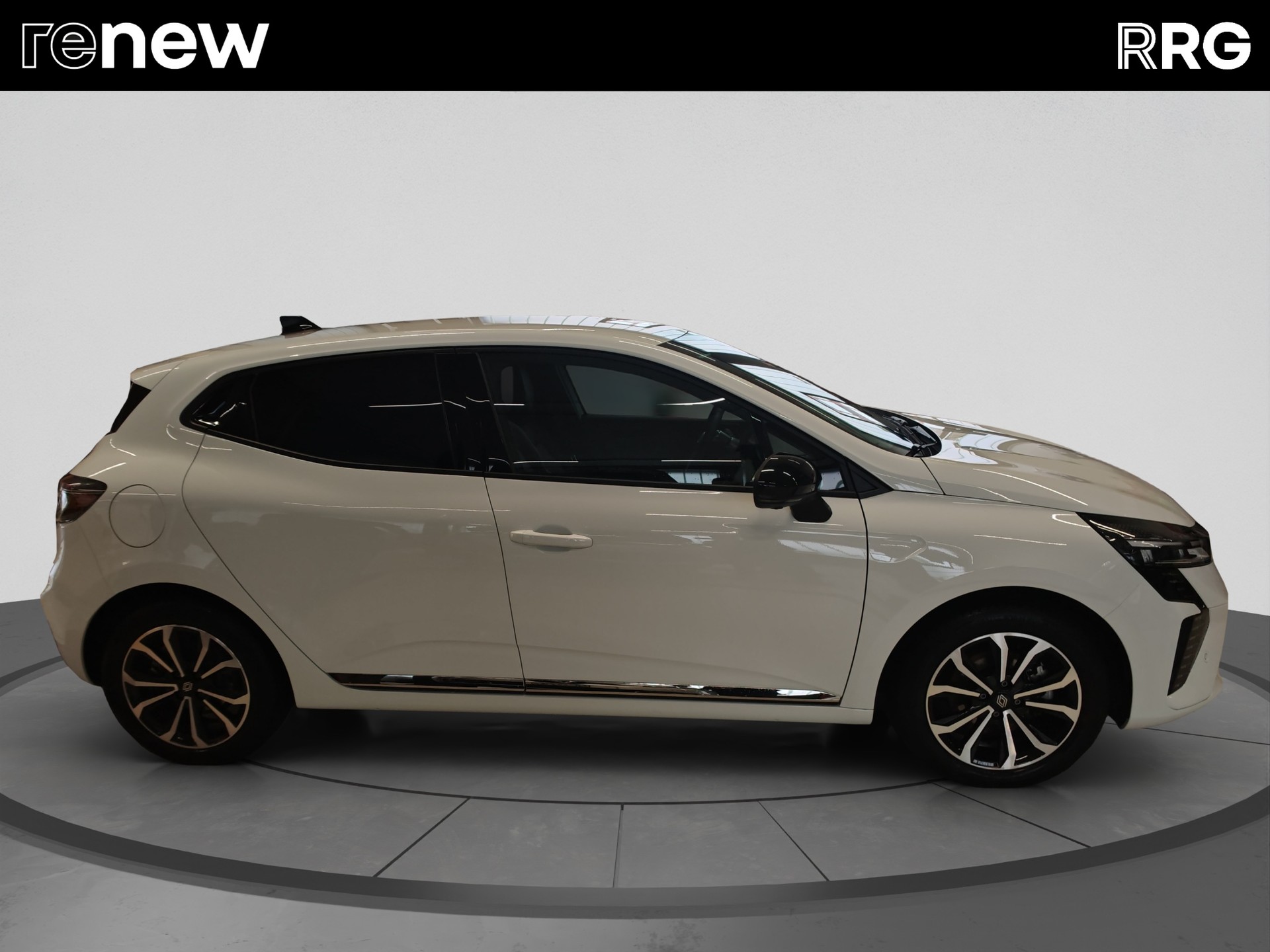 RENAULT Clio 1.6 E-Tech Techno-showroom-element-1