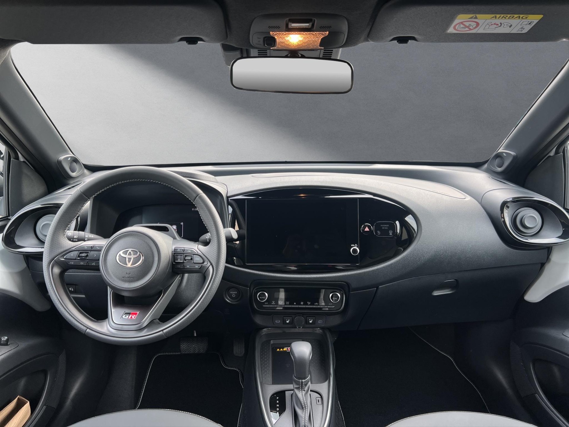 TOYOTA Aygo X 1.5 VVT-i HSD GR Sport-showroom-element-3