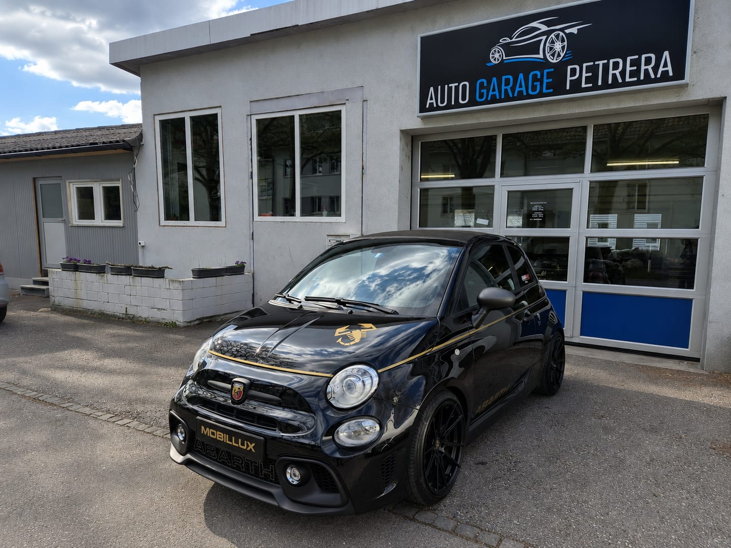 FIAT 595C 1.4 16V Turbo Abarth Scorpione Oro * 1 of 2000 * Akrapovic * Frisch ab Service * MFK * 8 Fach Bereift *-showroom-element-1