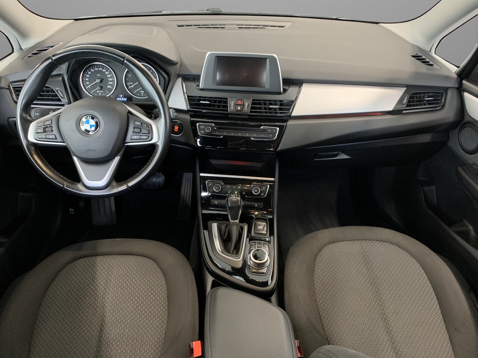 BMW 216d Gran Tourer Steptronic-image-8