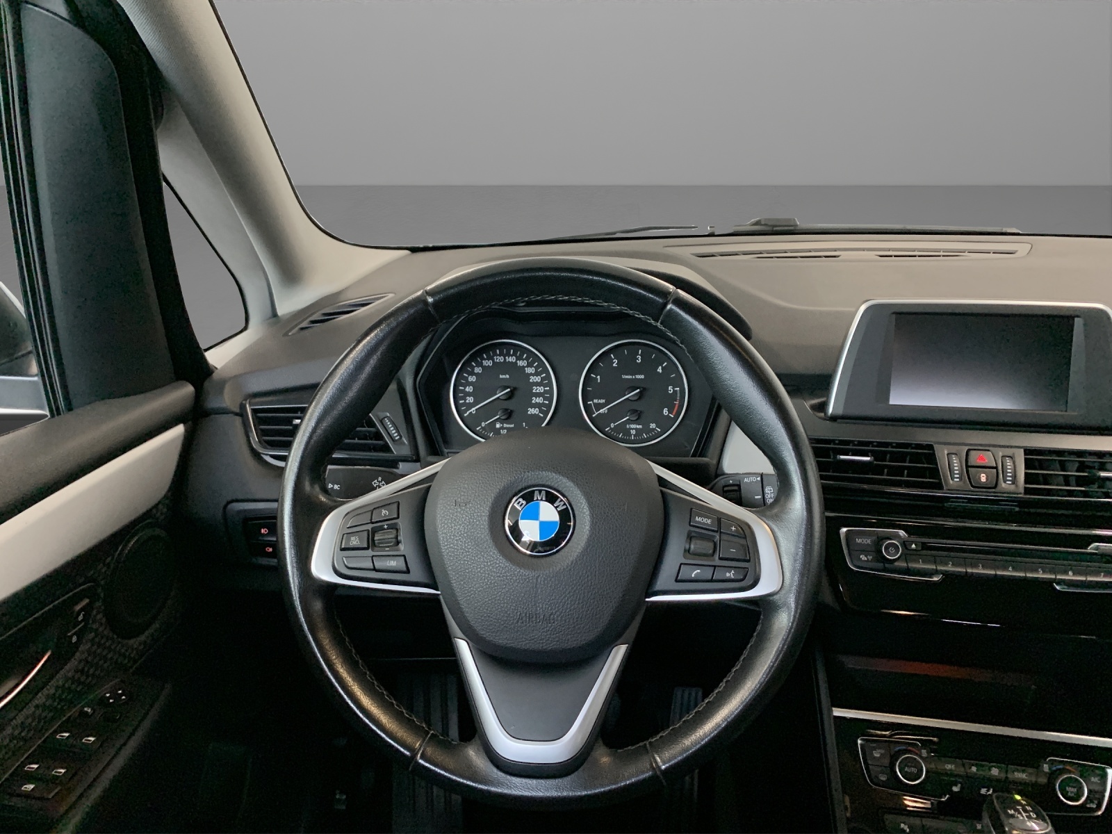 BMW 216d Gran Tourer Steptronic-image-9
