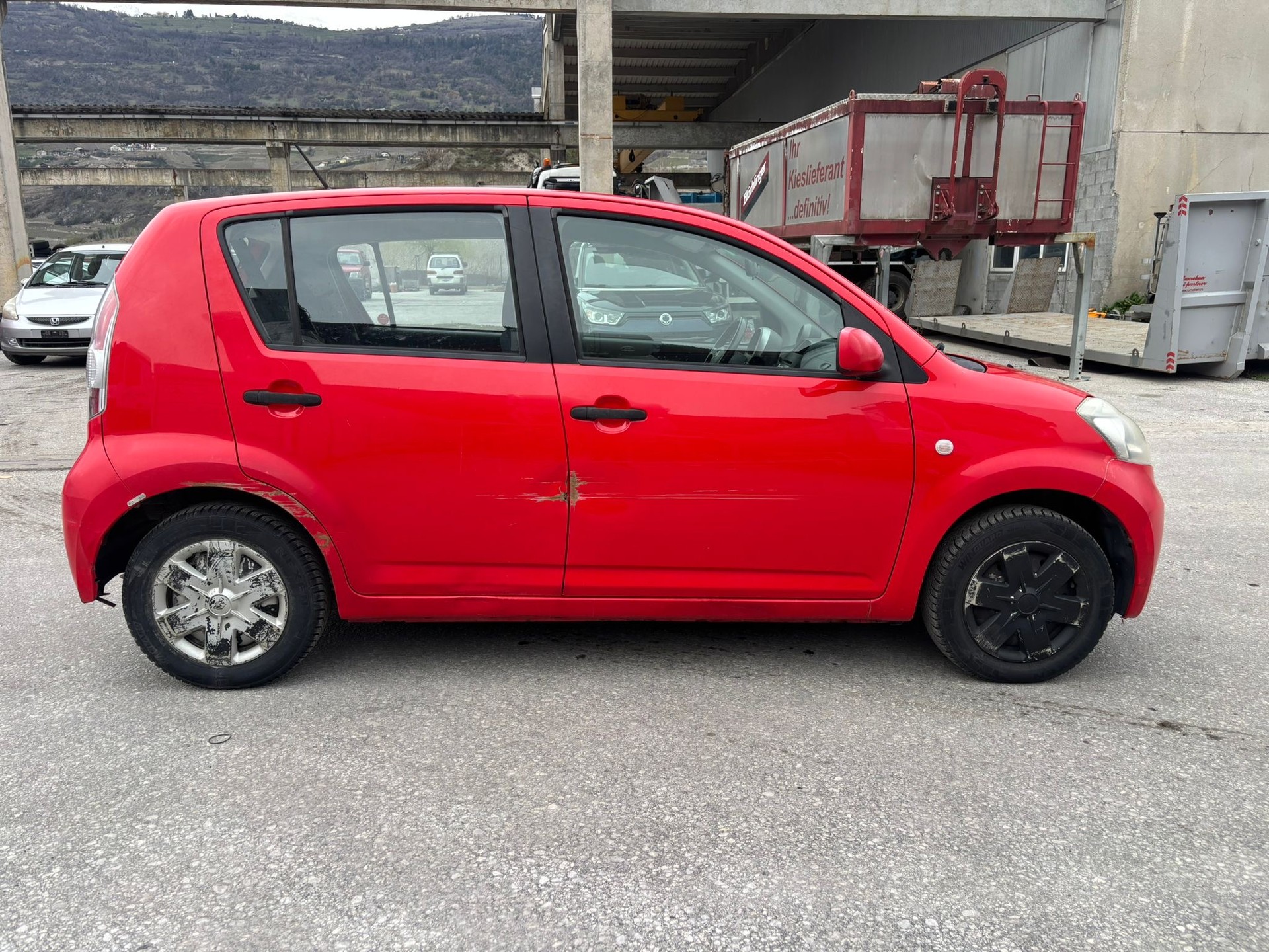 DAIHATSU Sirion 1.3 eco-4WD-image-2