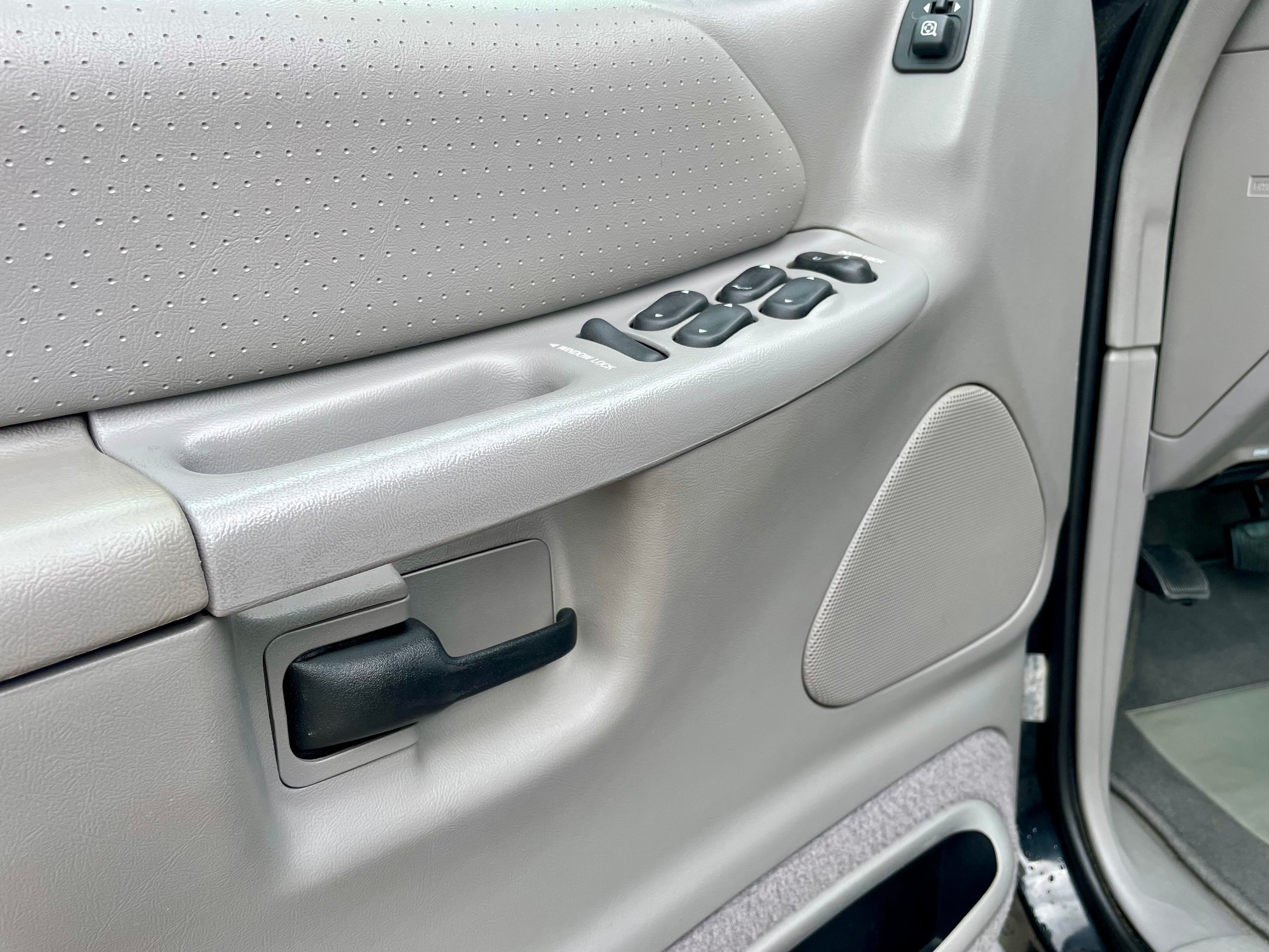FORD Explorer 4.0 Sport * TEILRESTAURIERT - VON LIEBHABER *-image-15