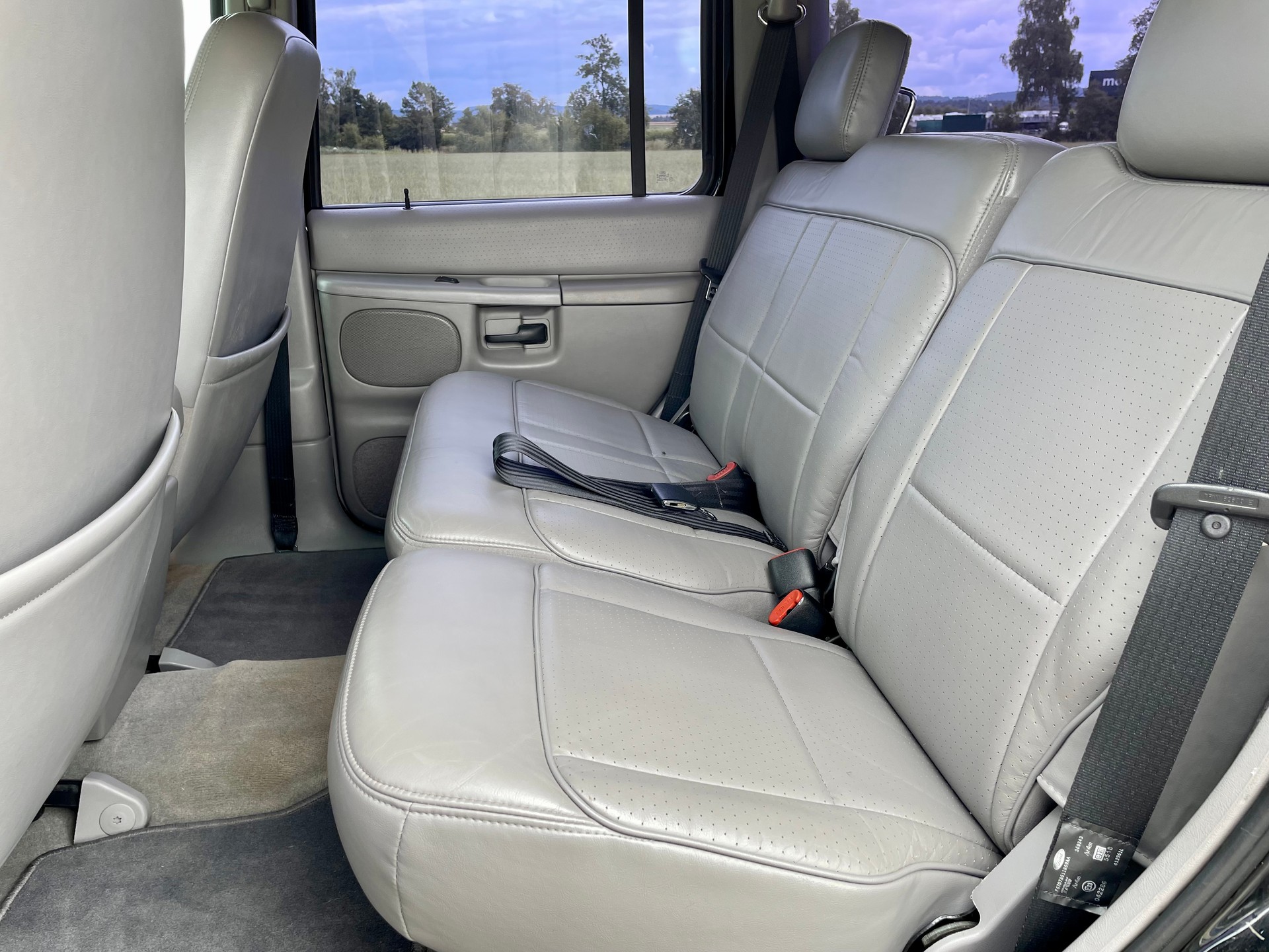 FORD Explorer 4.0 Sport * TEILRESTAURIERT - VON LIEBHABER *-image-16