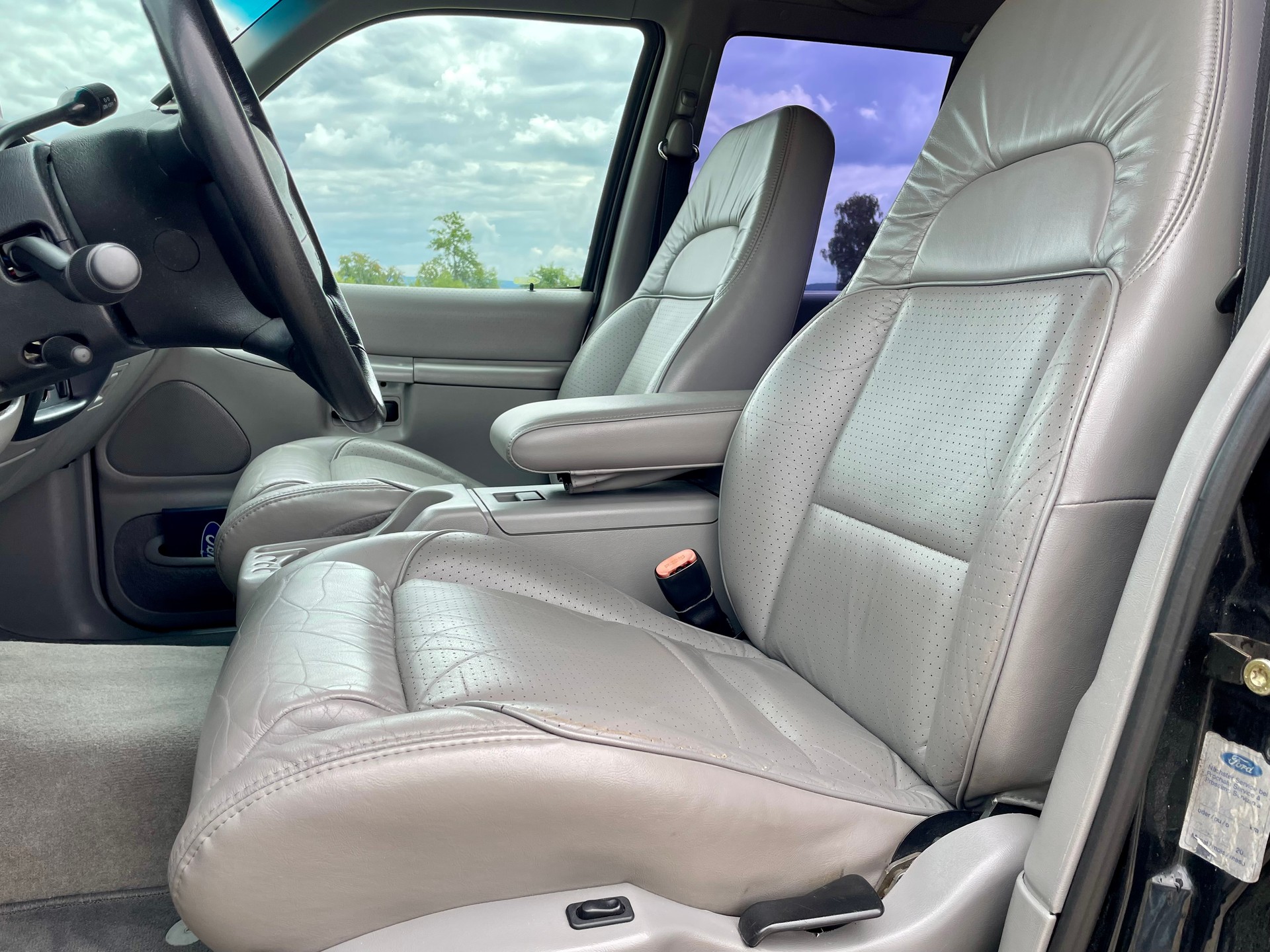 FORD Explorer 4.0 Sport * TEILRESTAURIERT - VON LIEBHABER *-image-13