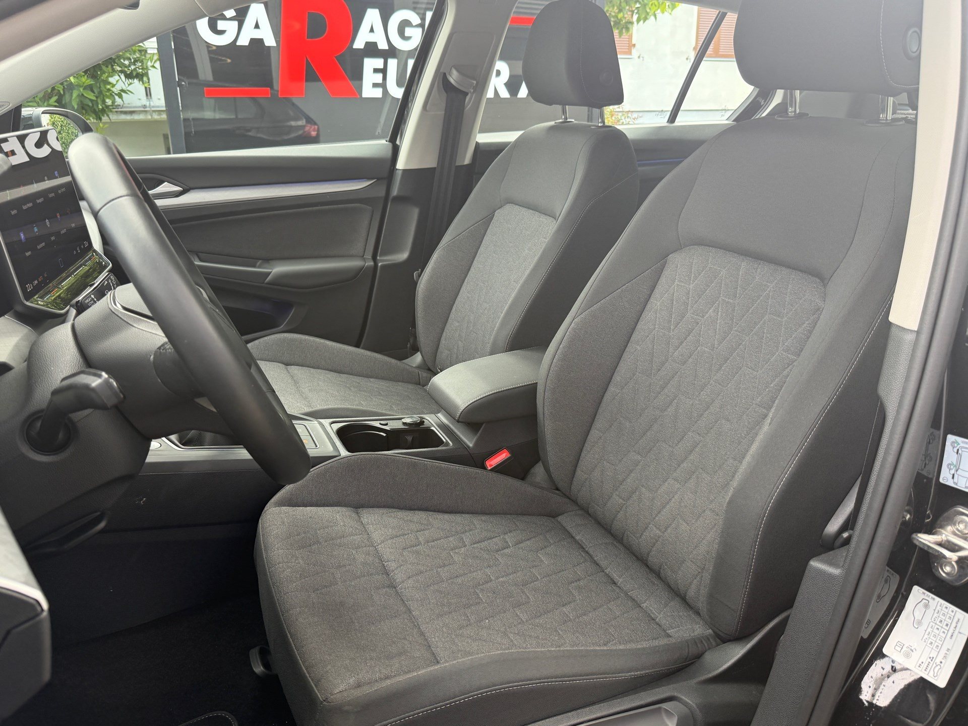 VW Golf 2.0 TDI 115 PS HANDSCHALTUNG *** FACELIFT ***-image-8