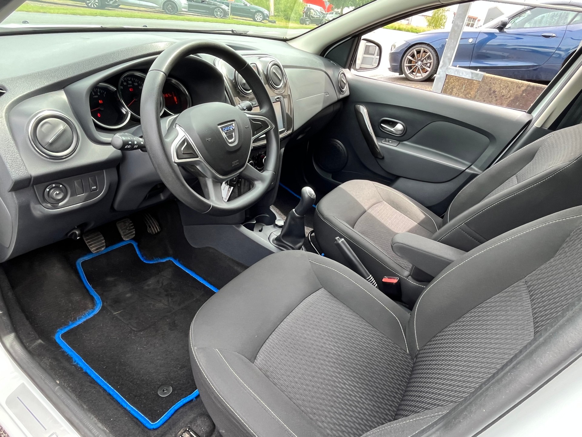DACIA Sandero TCe 90 Comfort+++AB MFK+++MIT 12 MONATEN GARANTIE+++-image-4