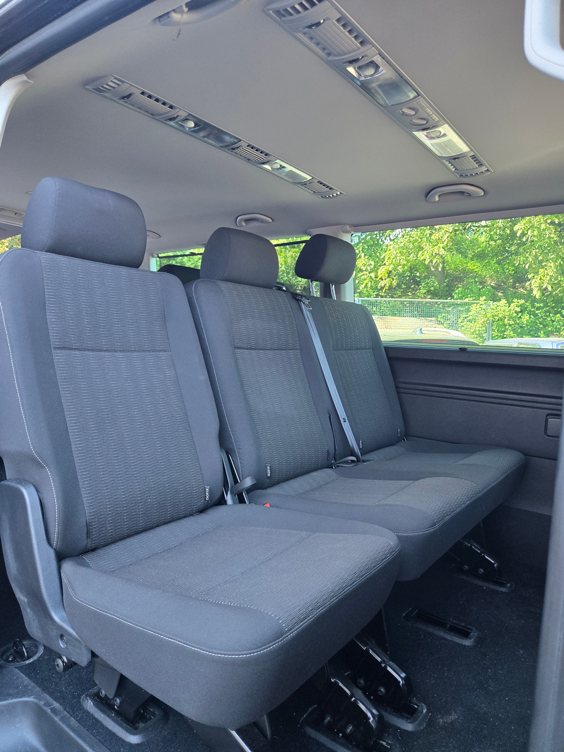 VW Caravelle-image-8