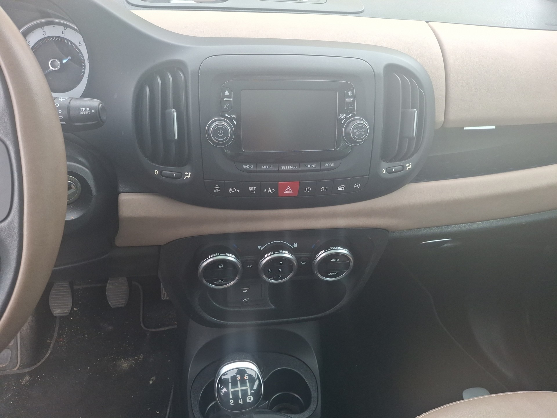 FIAT 500L 1.3 JTD Lounge-image-8