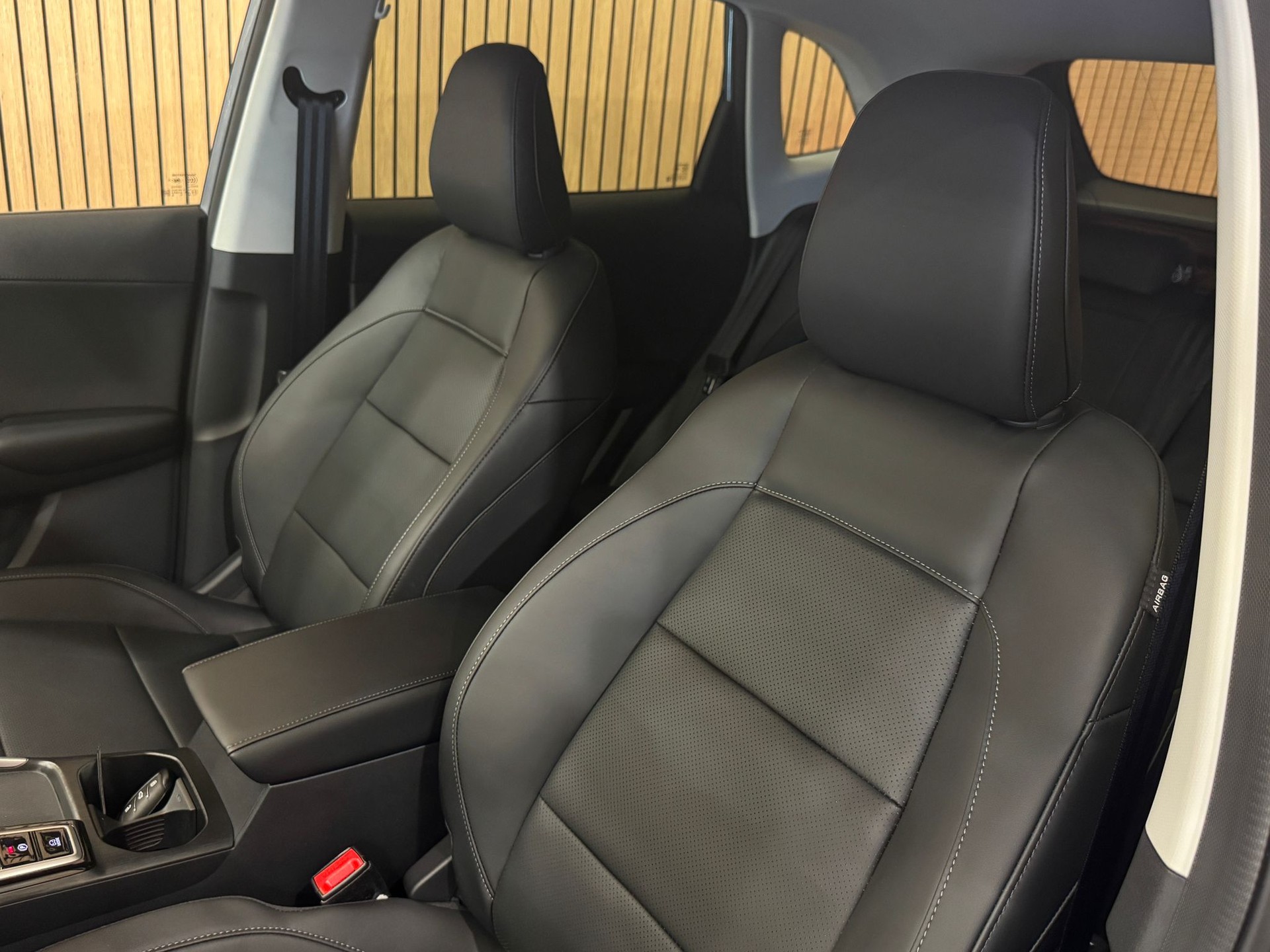 MG ZS 1.5 HEV Luxury-image-22