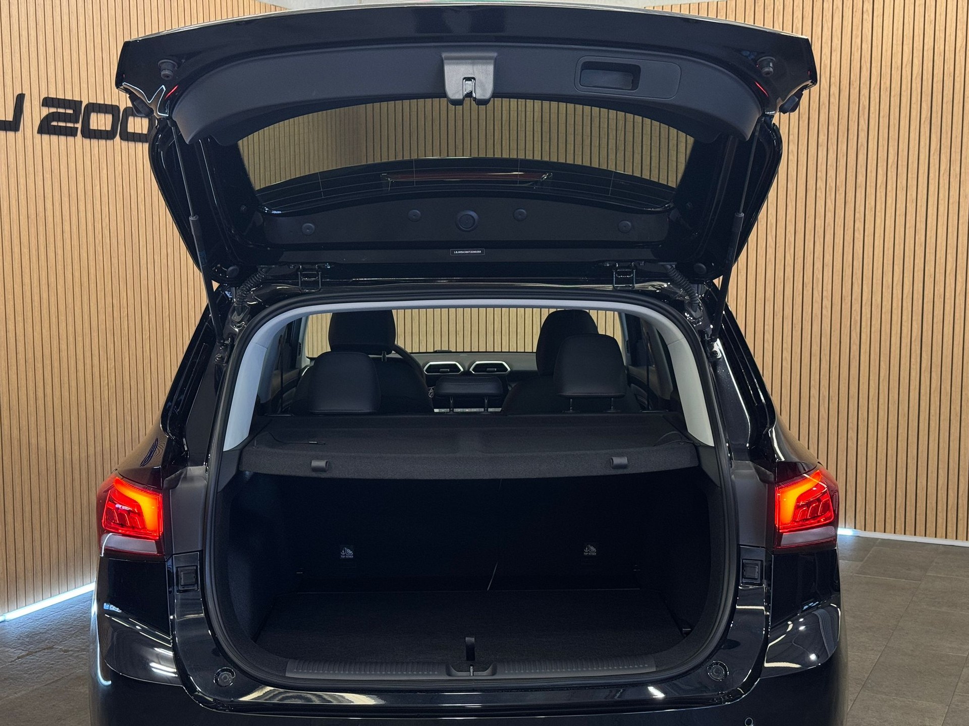 MG ZS 1.5 HEV Luxury-image-7