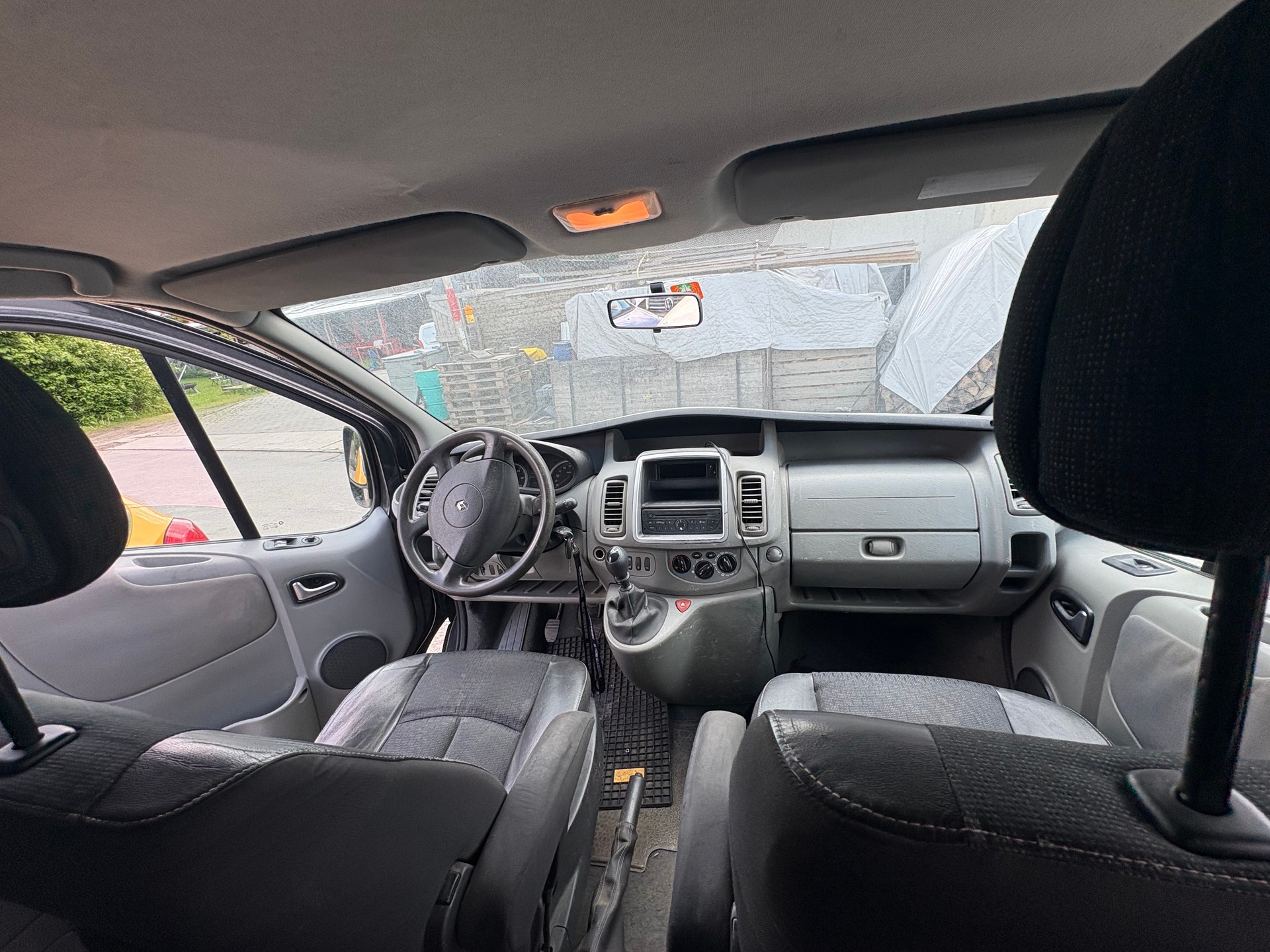 RENAULT trafic Multivan Doppelbett 7 Plätze MFK-image-2