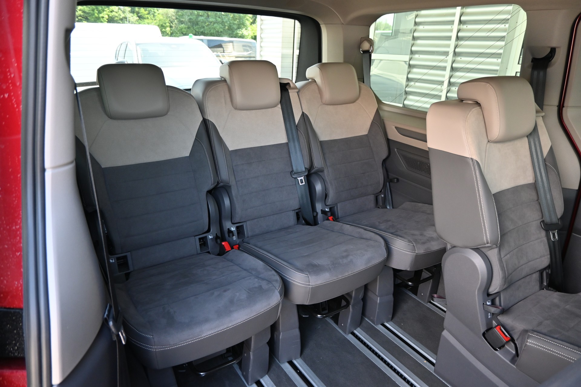 VW Multivan 2.0 TDI Style DSG Lang 7-Plätzer + AHK 2000kg + Standheizung-image-17