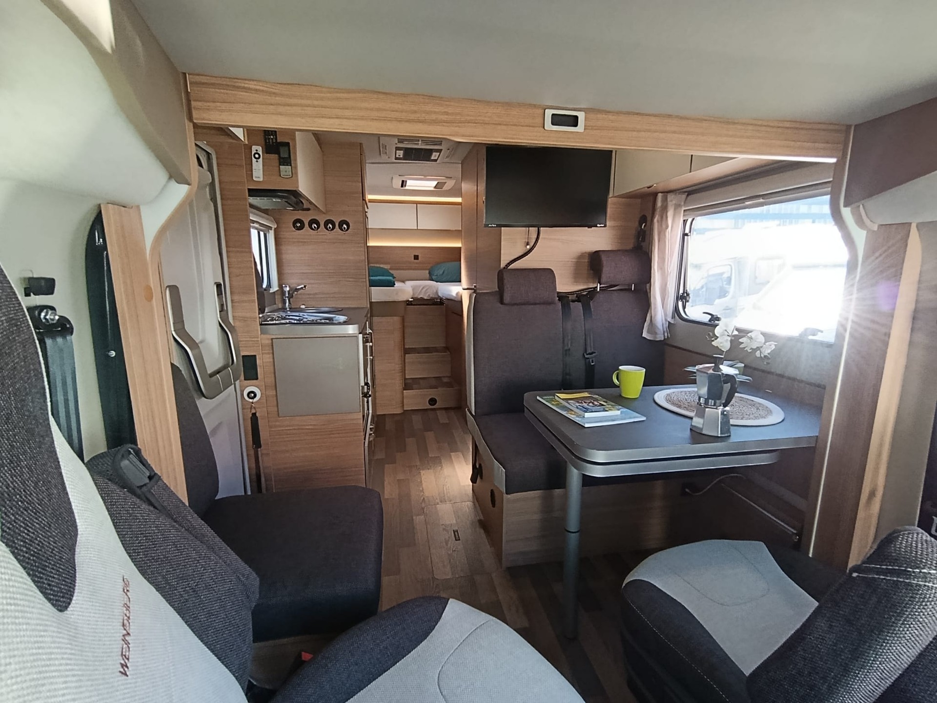 WEINSBERG Carahome MEG 650 *** Absolut voll ausgestattet und dank modernster Technik komplett autark***Automat 160PS *2x Lithium *-image-12