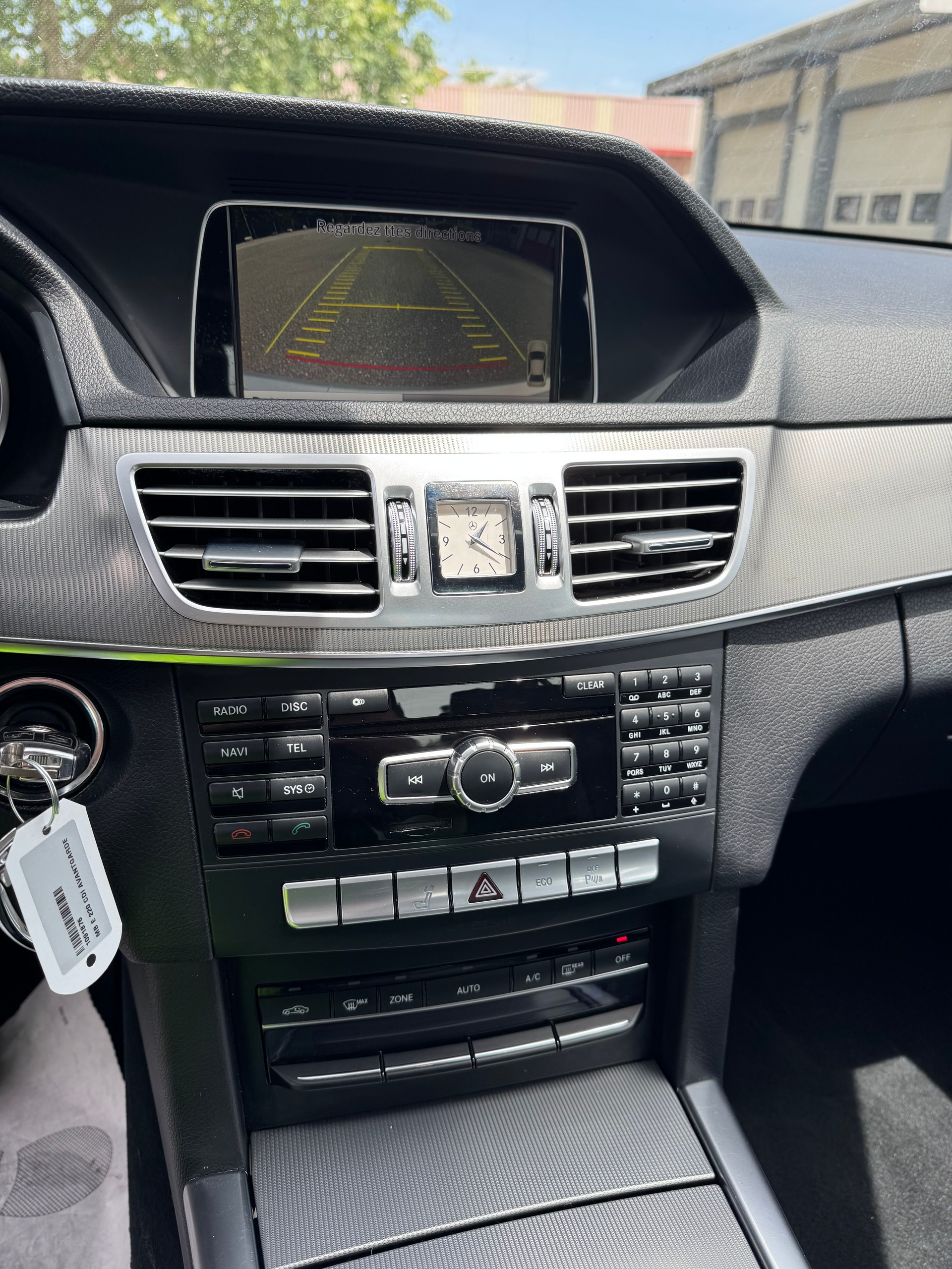 MERCEDES-BENZ E 220 BlueTEC Elégance 9G-Tronic-image-11