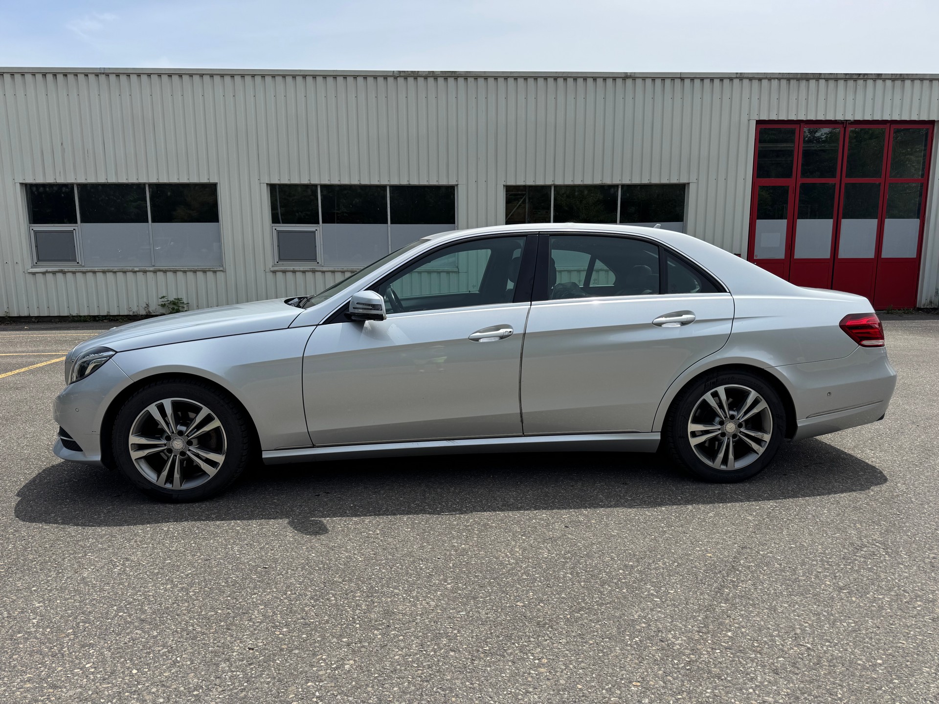 MERCEDES-BENZ E 220 BlueTEC Elégance 9G-Tronic-image-2