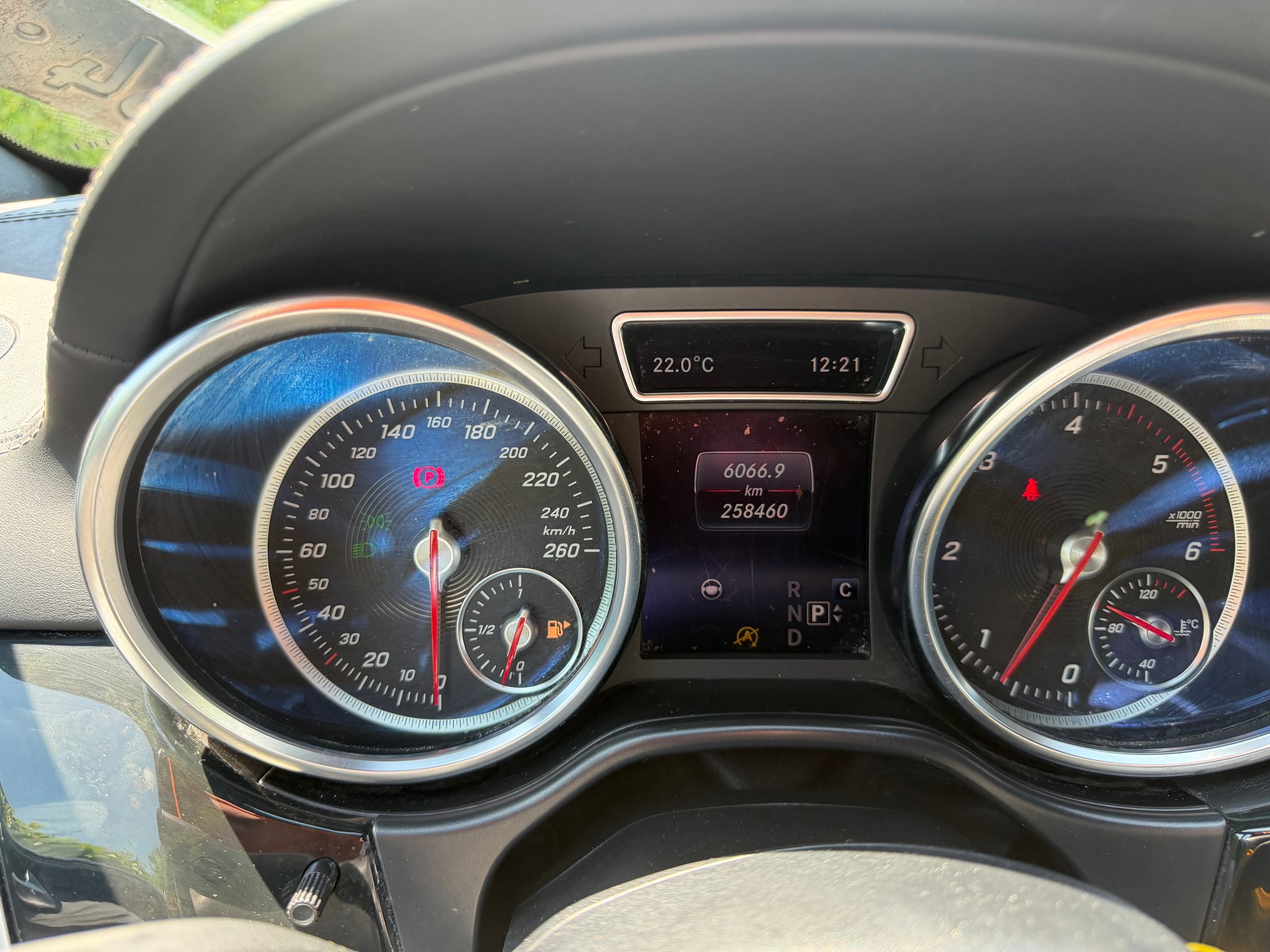 MERCEDES-BENZ GLE Coupé 350 d OrangeArt Edition 4Matic 9G-Tronic-image-12