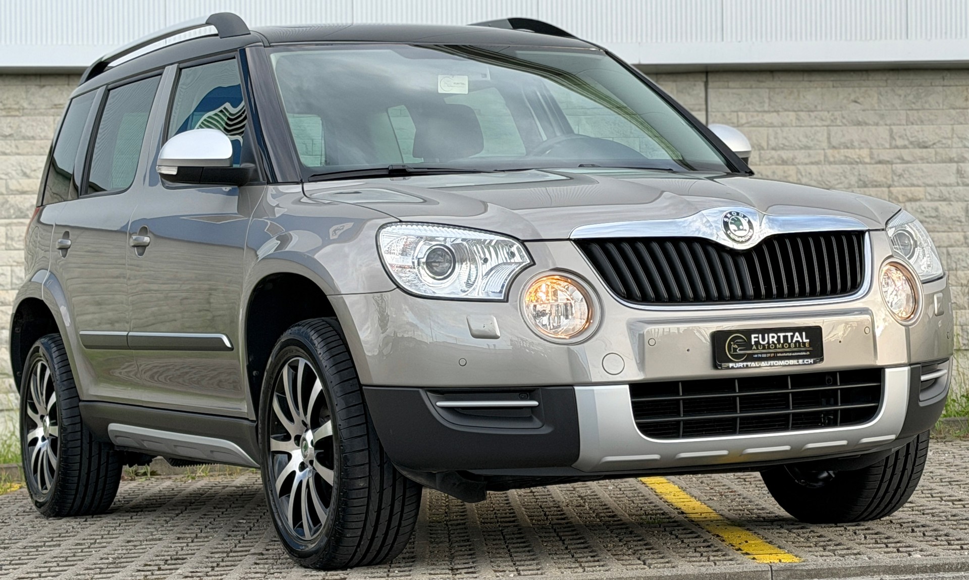 SKODA Yeti 2.0 TDI Elegance 4x4 DSG-showroom-element-2